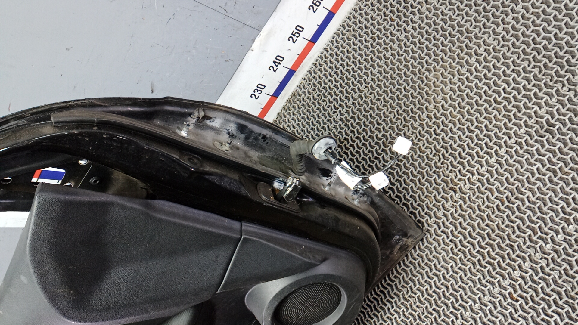 Дверь передняя левая