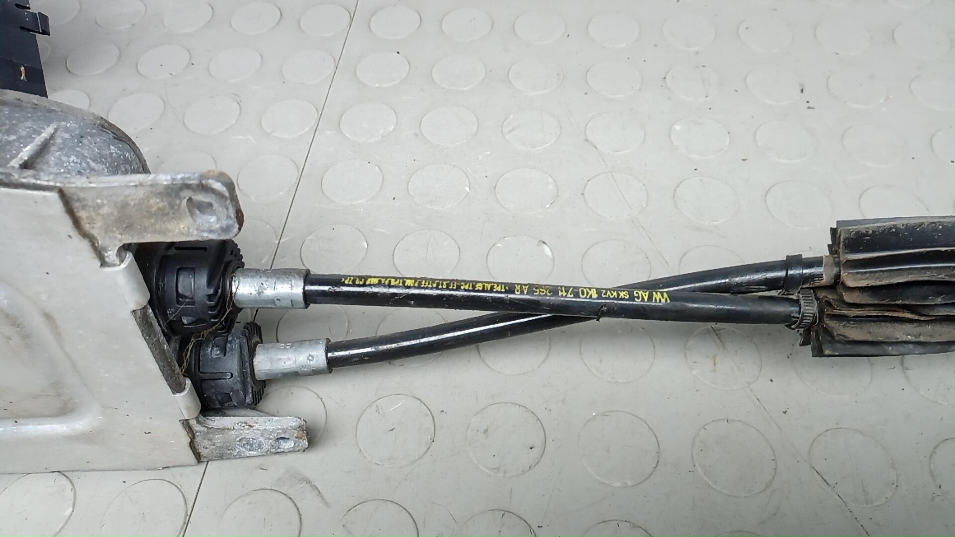 Кулиса МКПП / АКПП