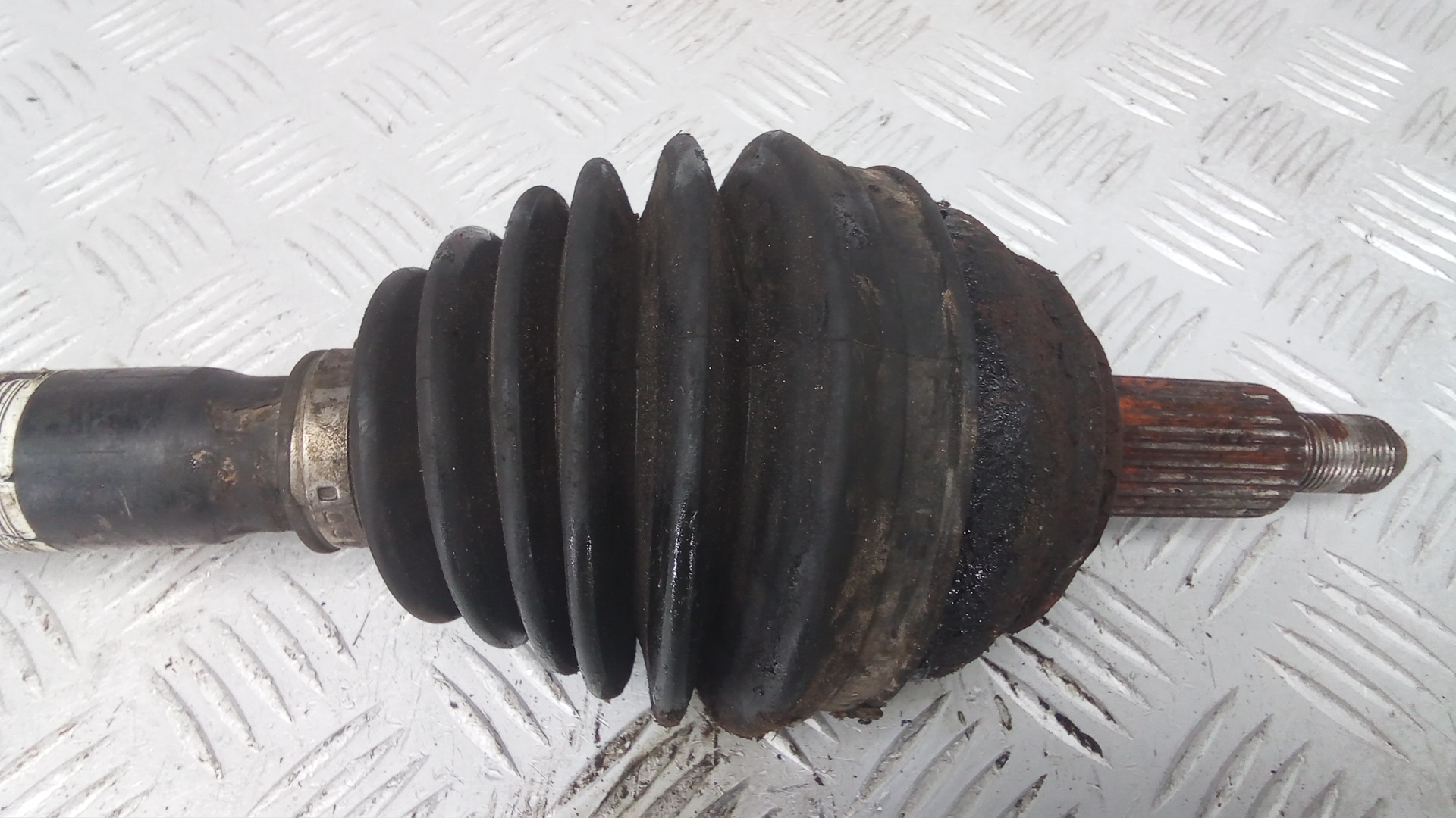 Полуось передняя правая