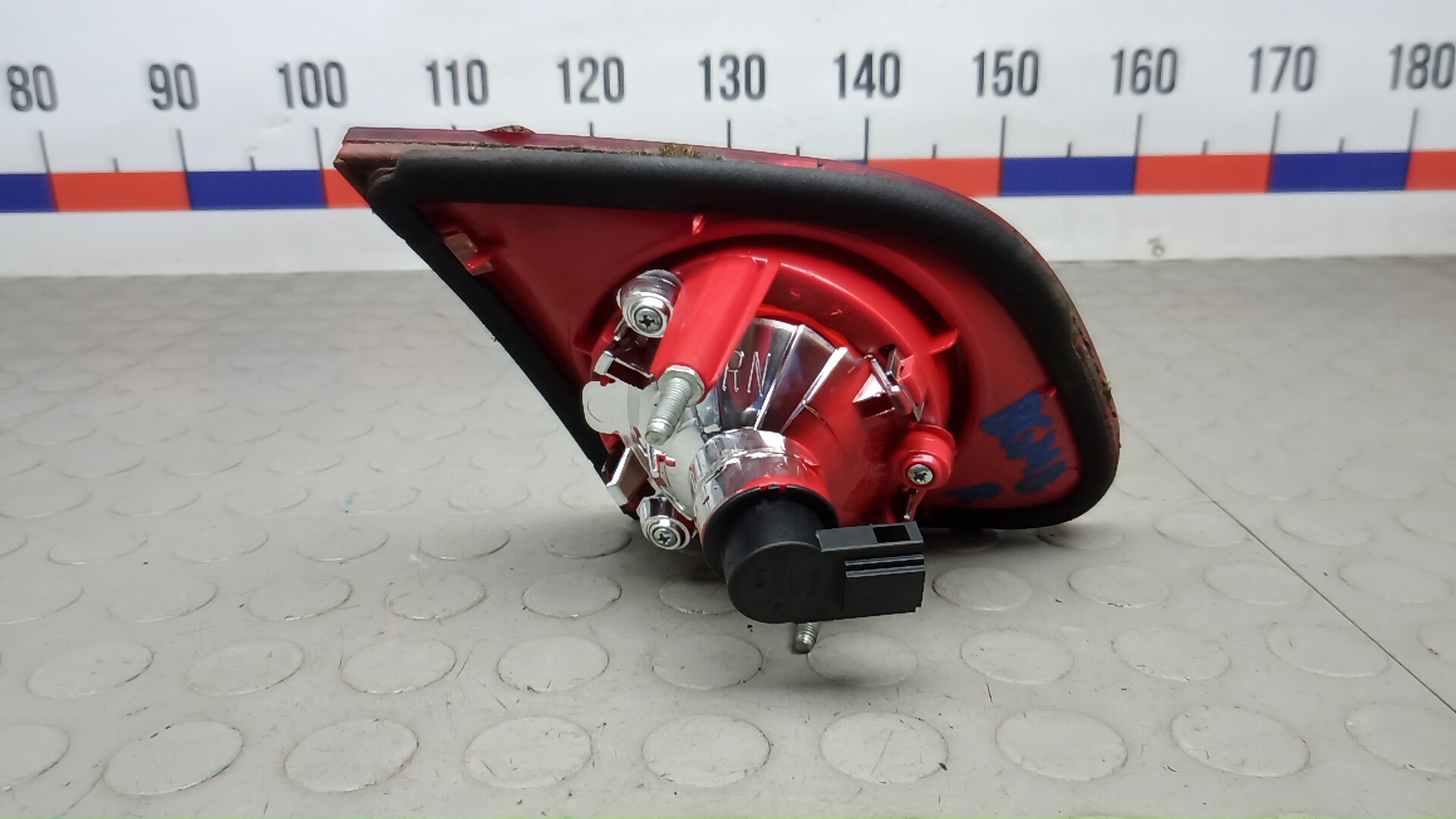 Фонарь задний внутренний правый