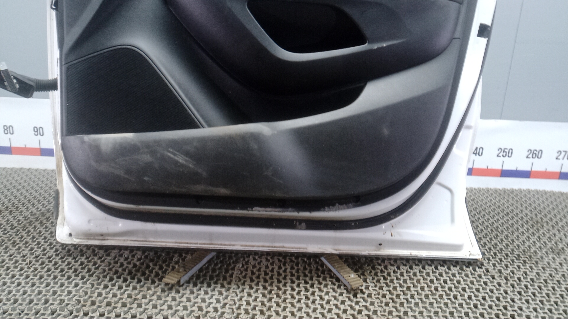 Дверь передняя правая