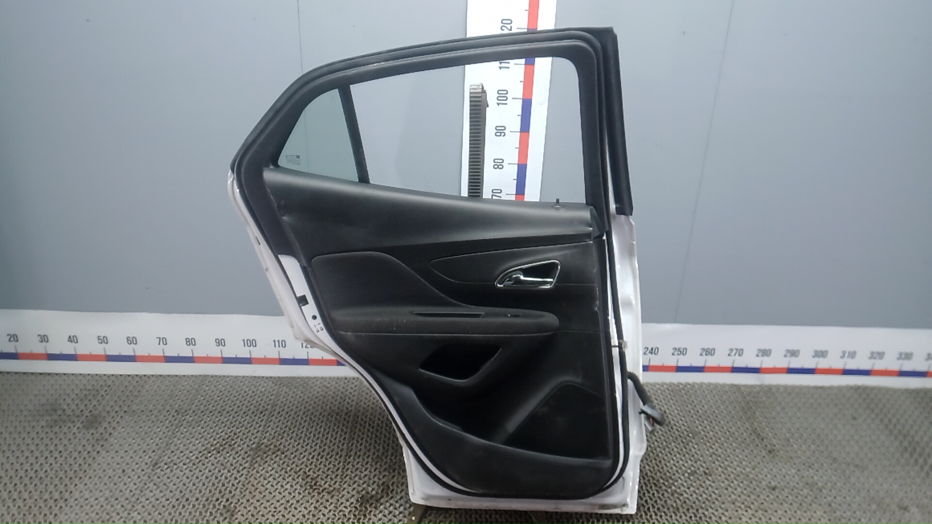 Дверь задняя левая