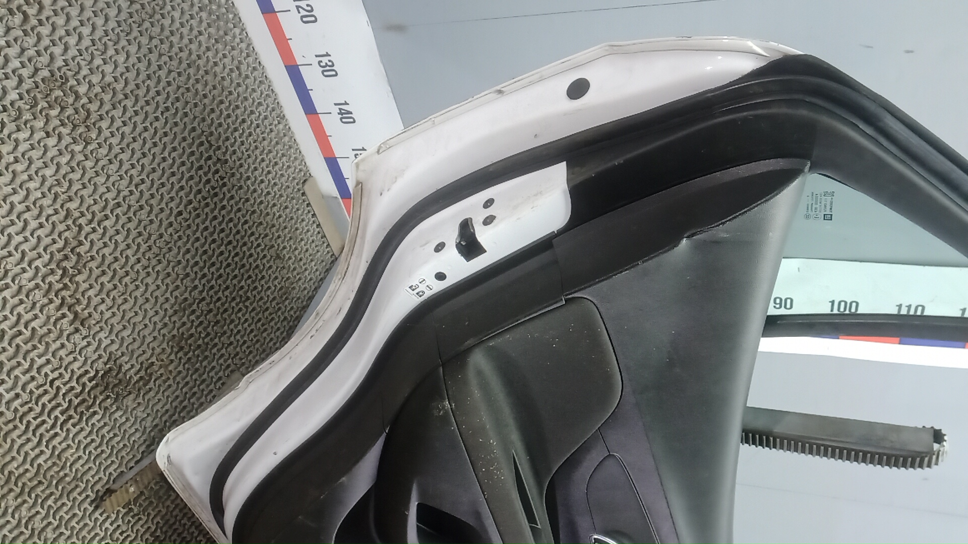 Дверь задняя левая