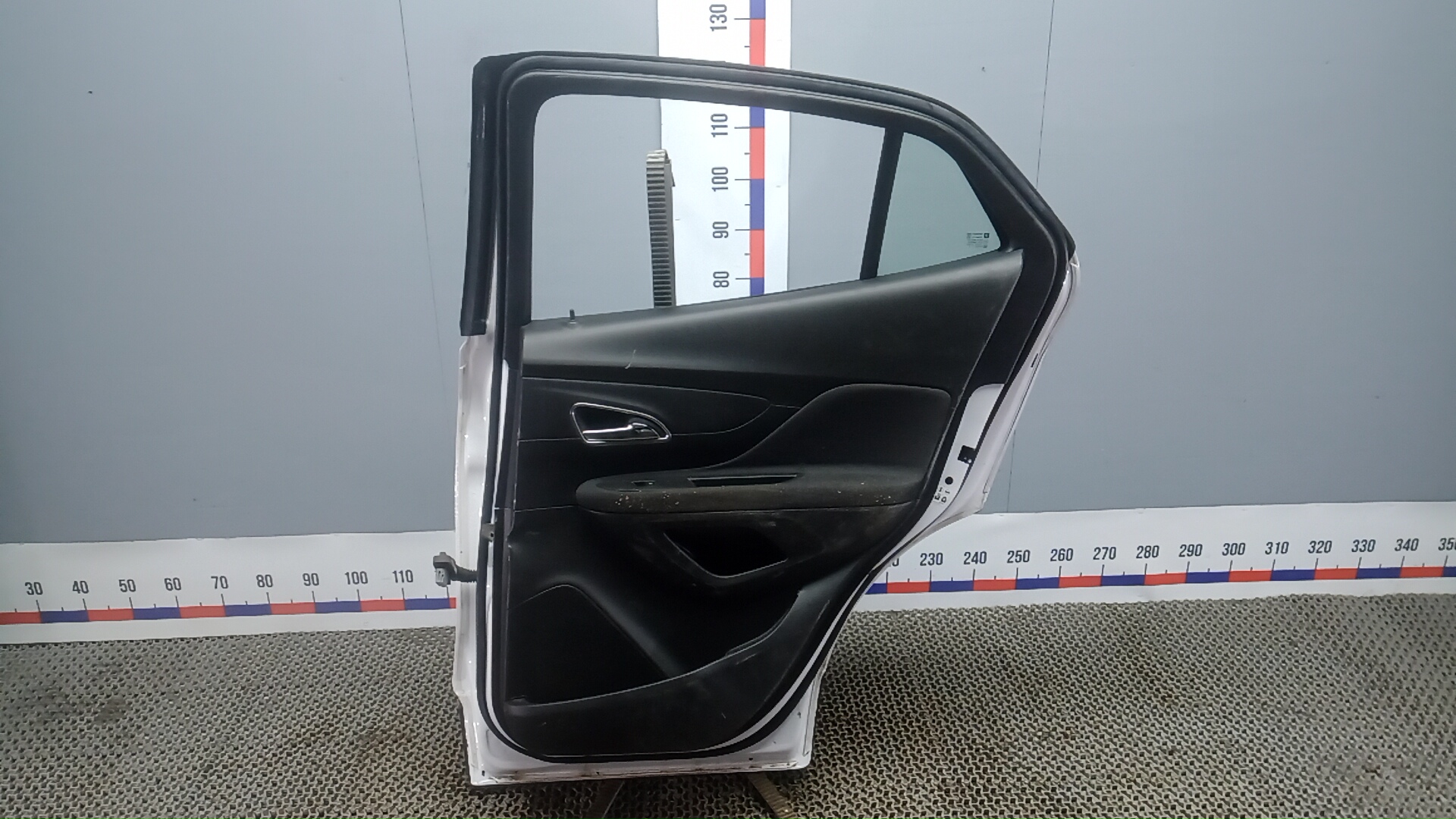 Дверь задняя правая