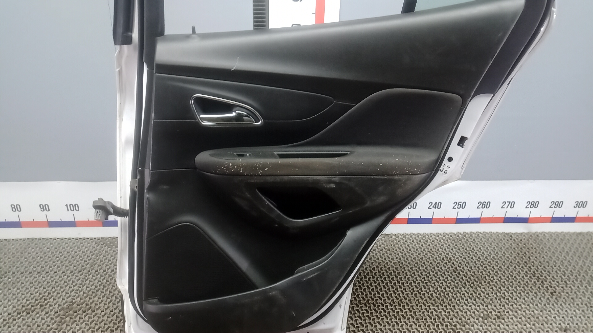 Дверь задняя правая