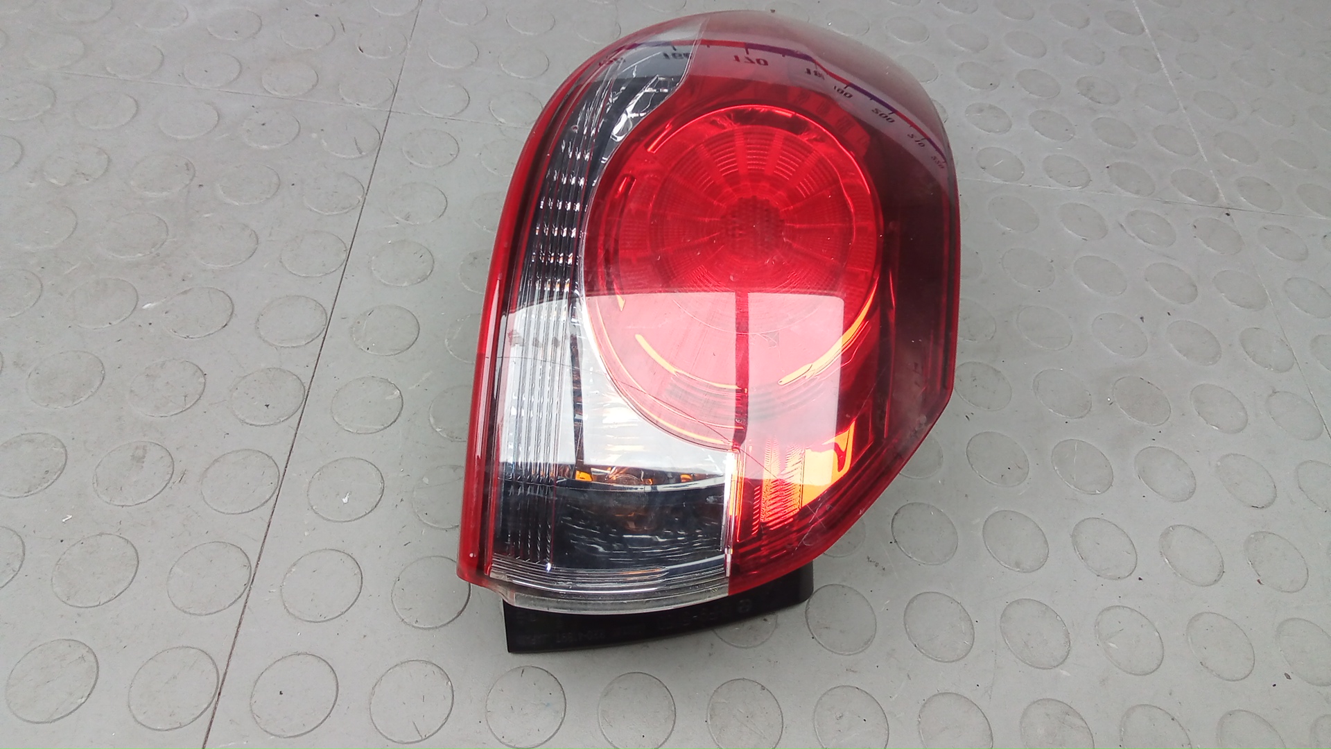 Фонарь задний левый