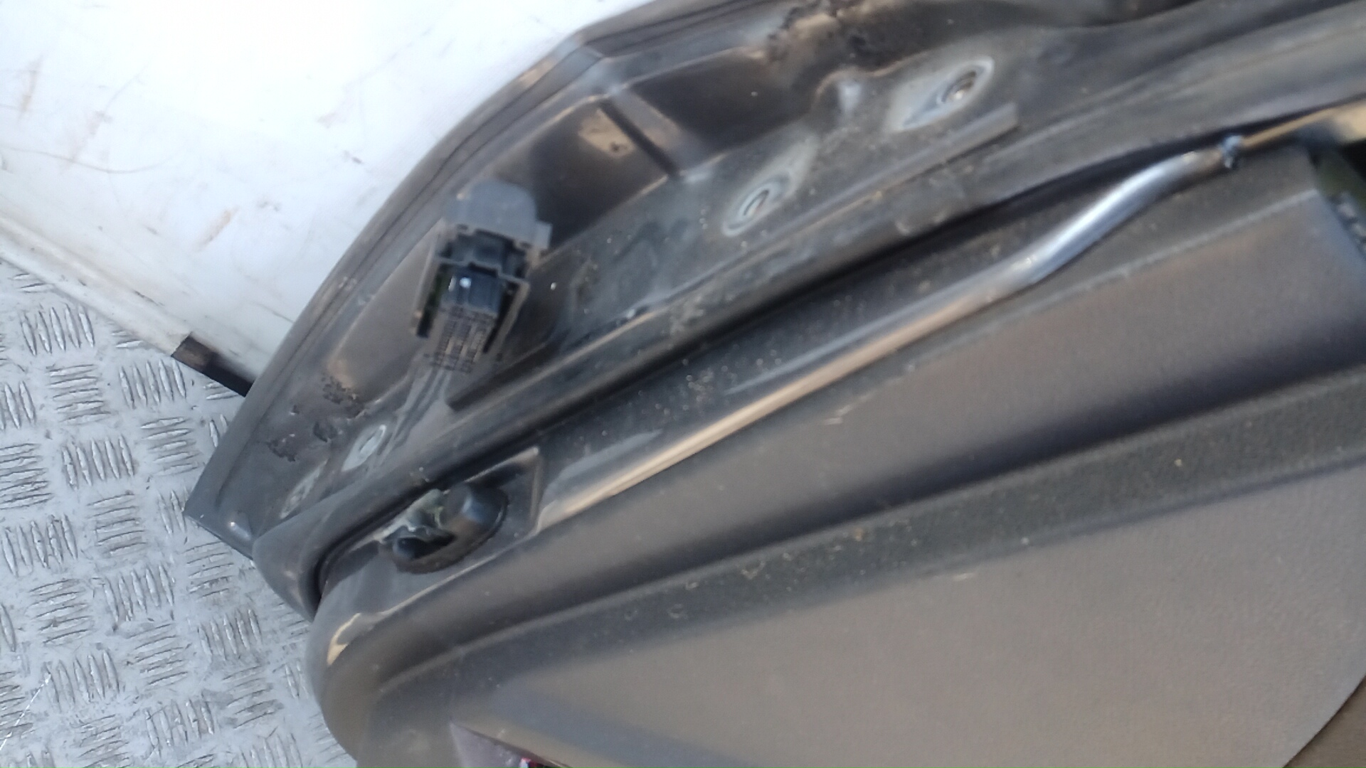 Дверь передняя правая