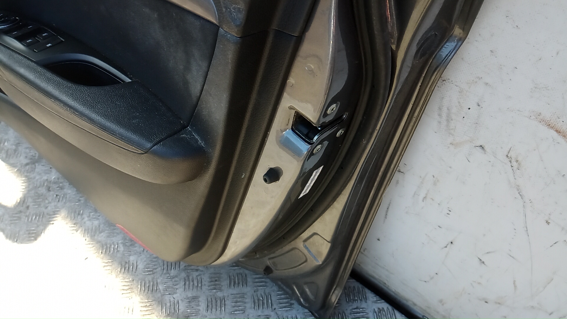 Дверь передняя правая