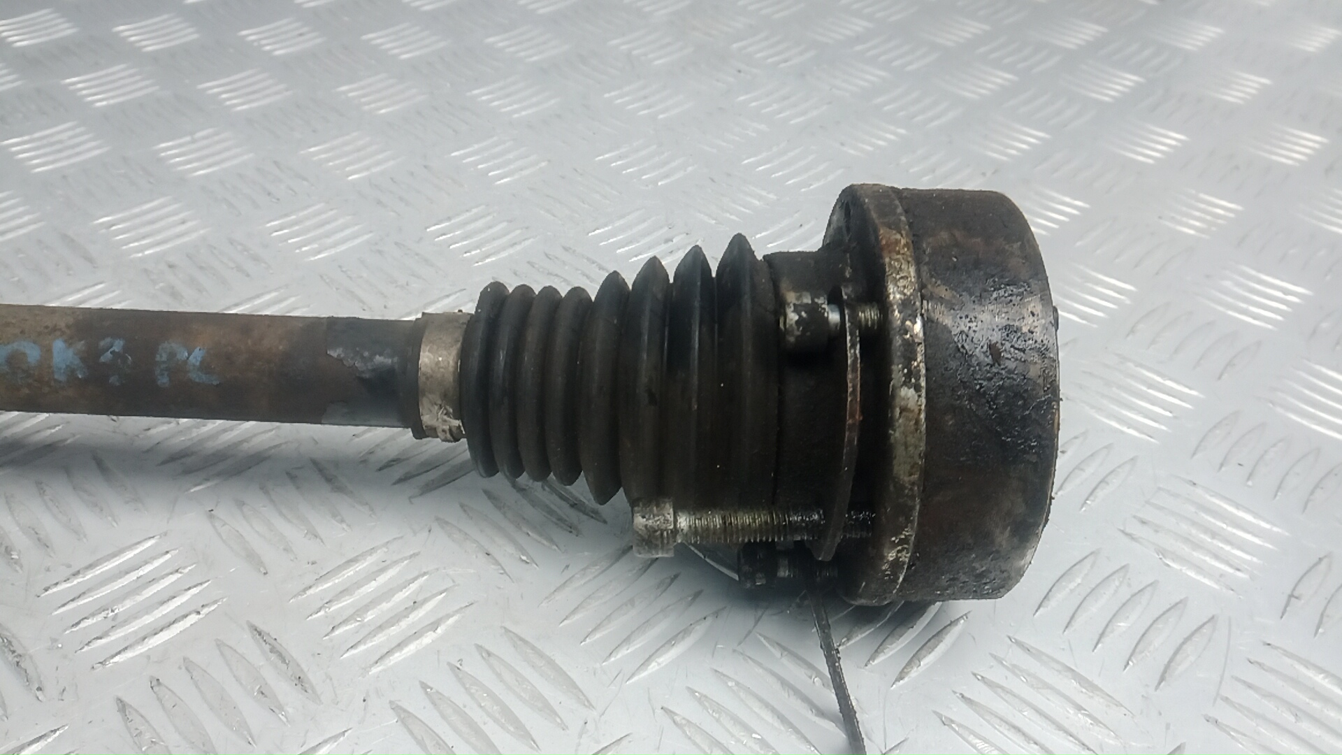 Полуось передняя левая