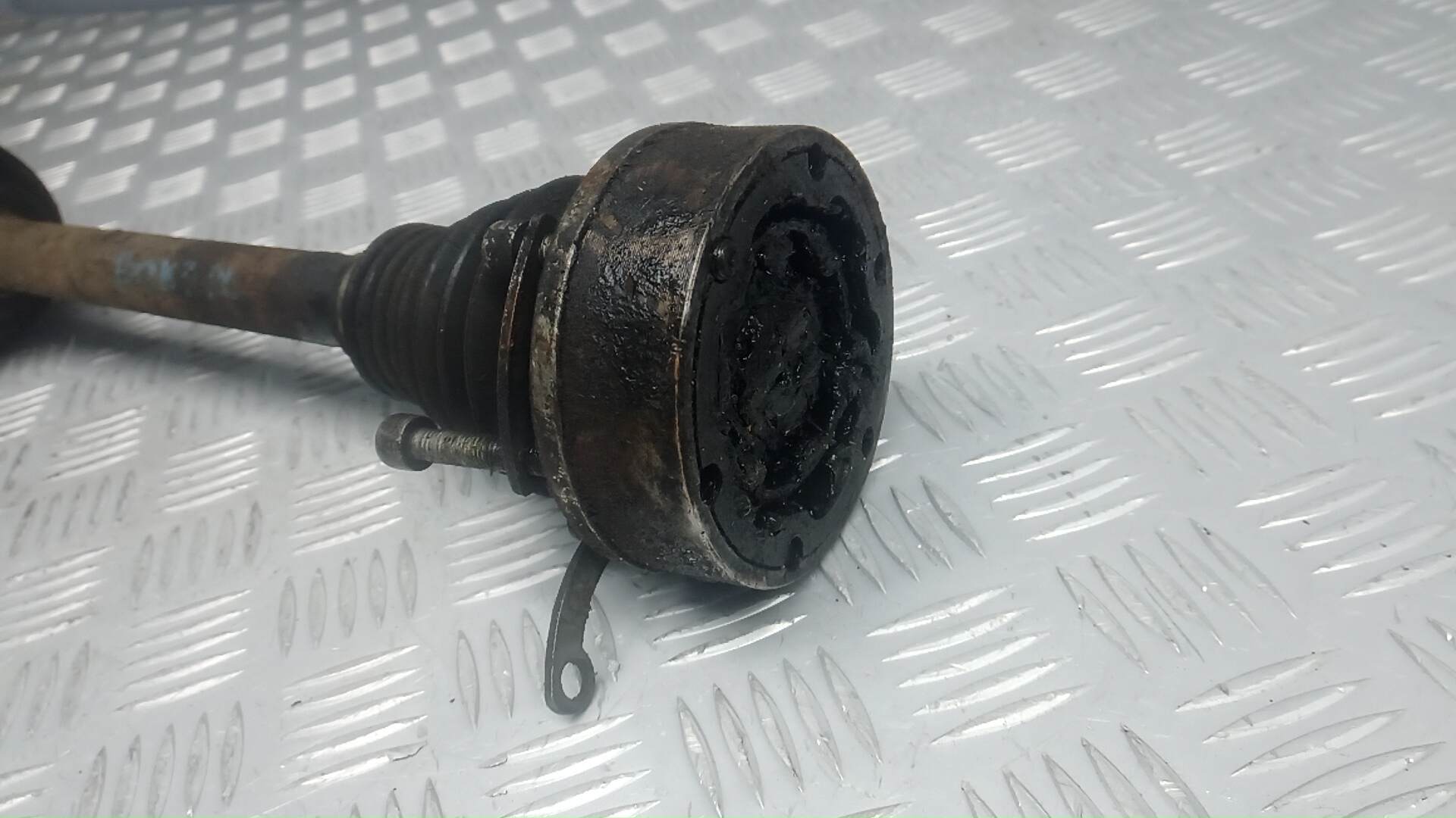 Полуось передняя левая