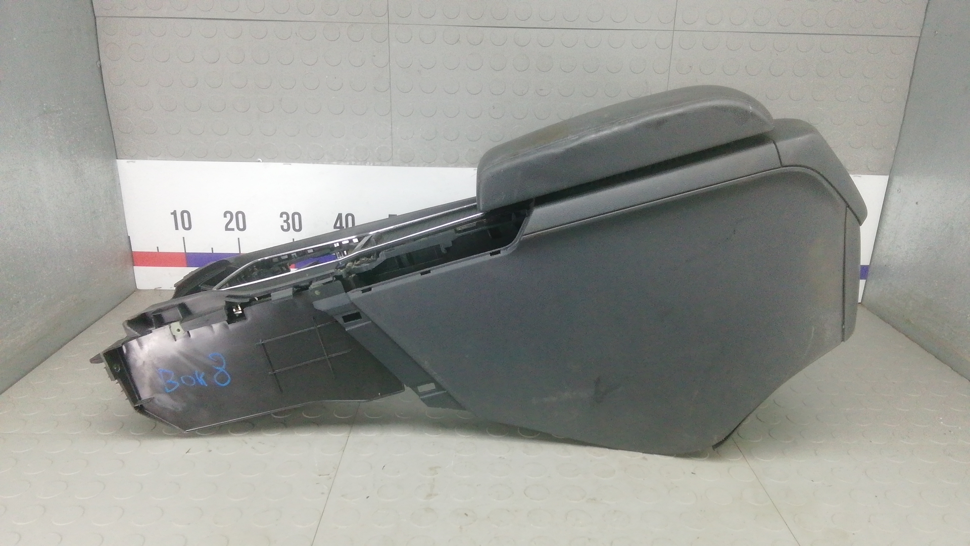 Подлокотник