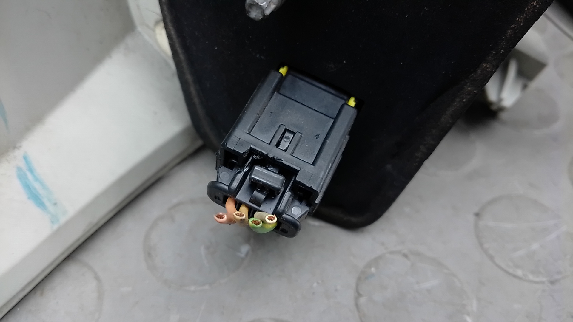 Фонарь задний левый