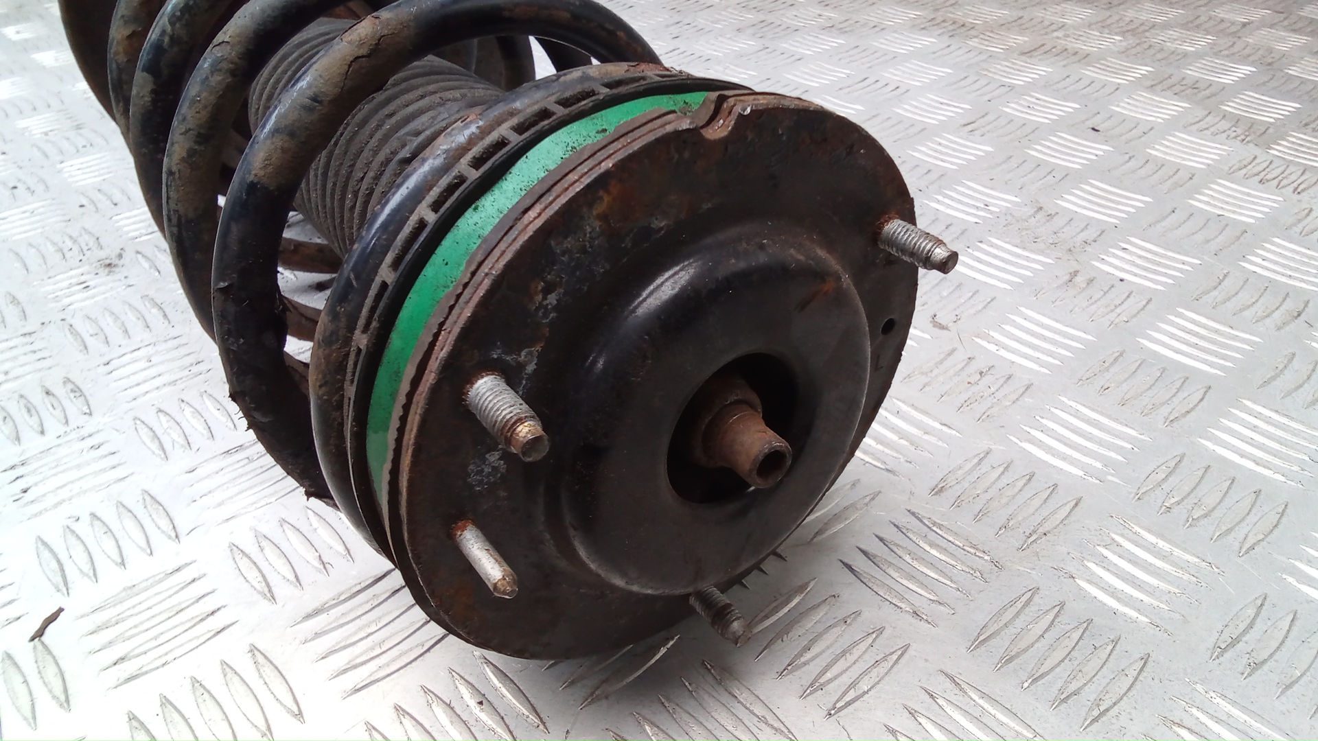 Амортизатор передний правый