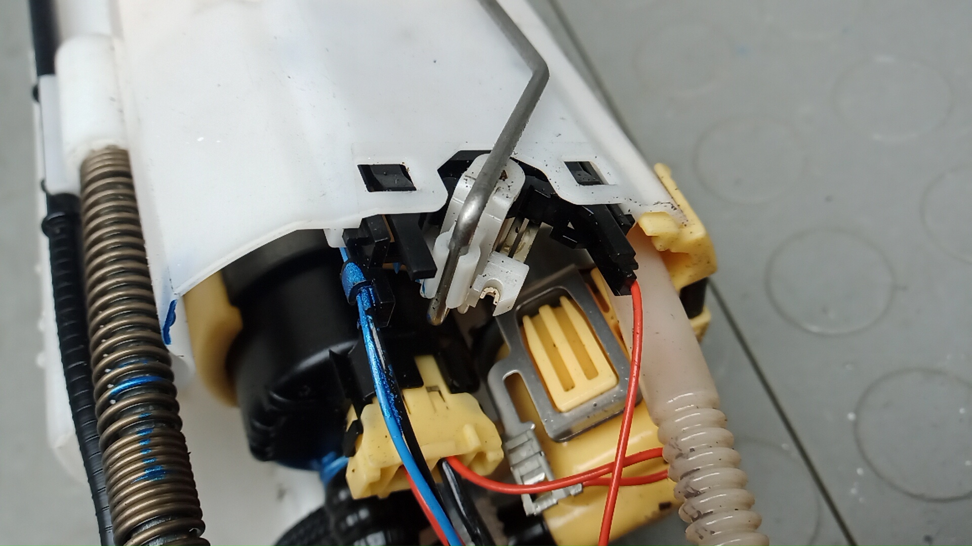 Насос топливный электрический