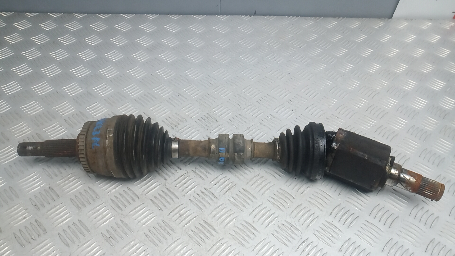 Полуось передняя левая