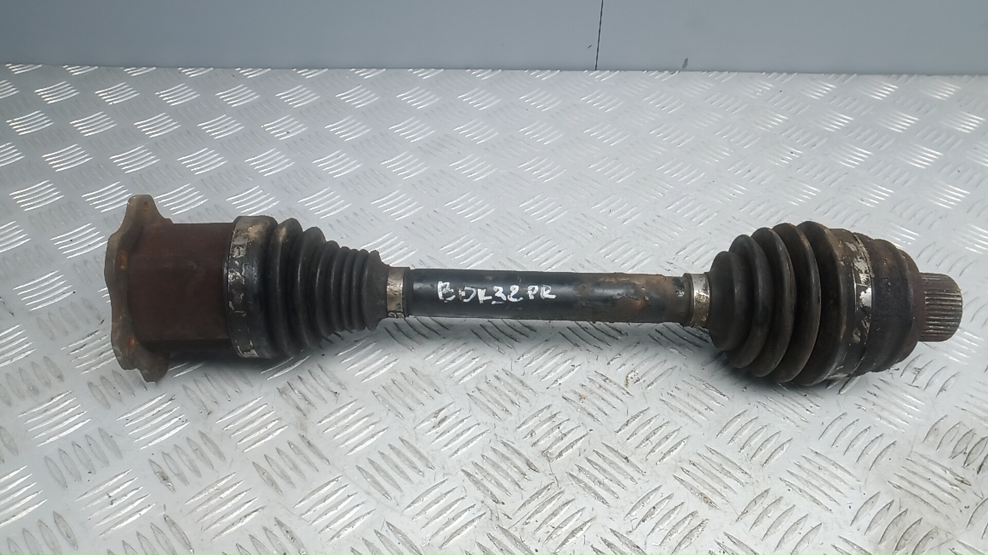 Полуось передняя правая