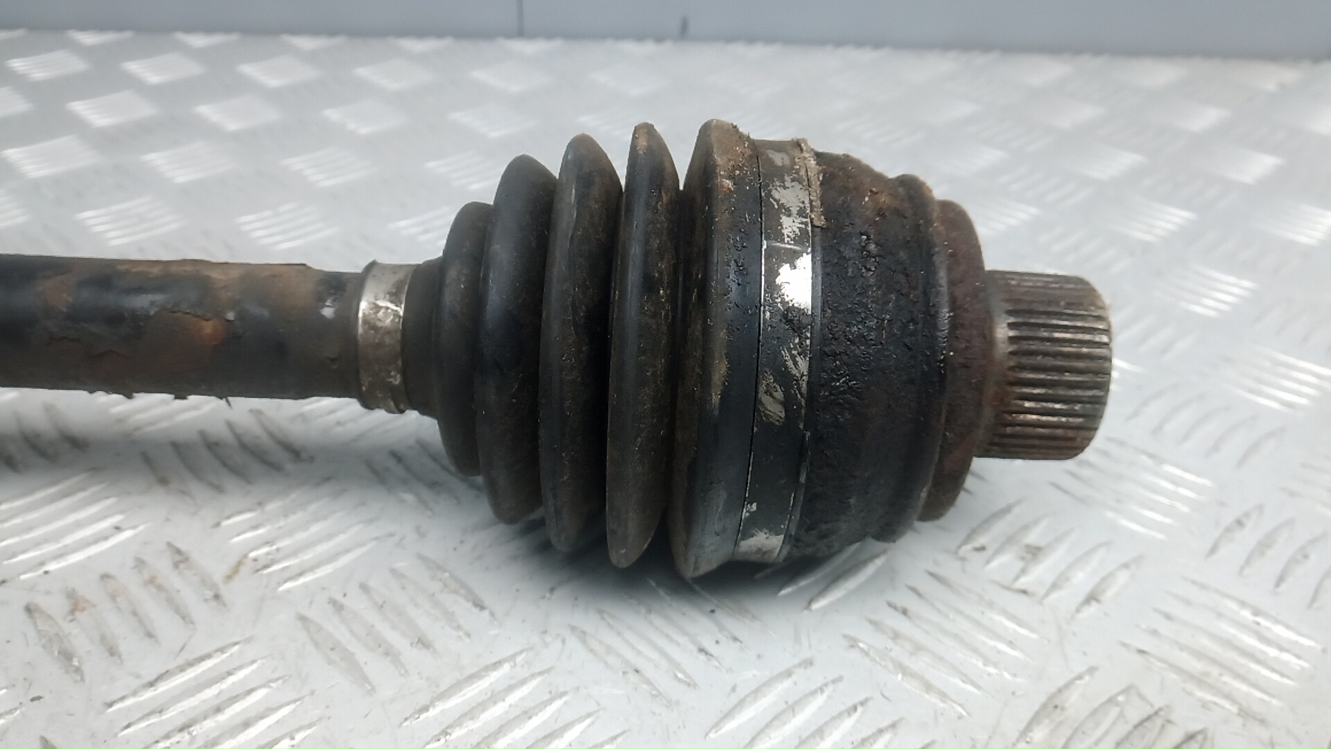 Полуось передняя правая