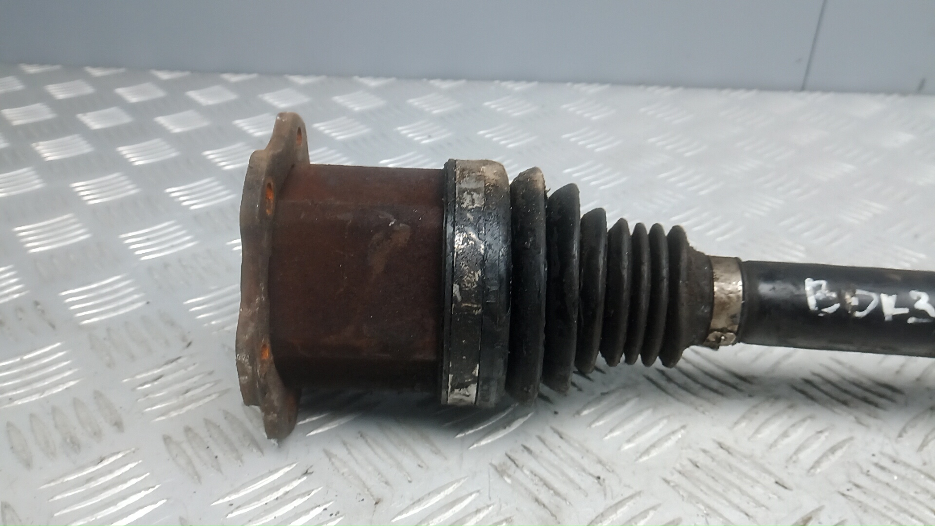 Полуось передняя правая