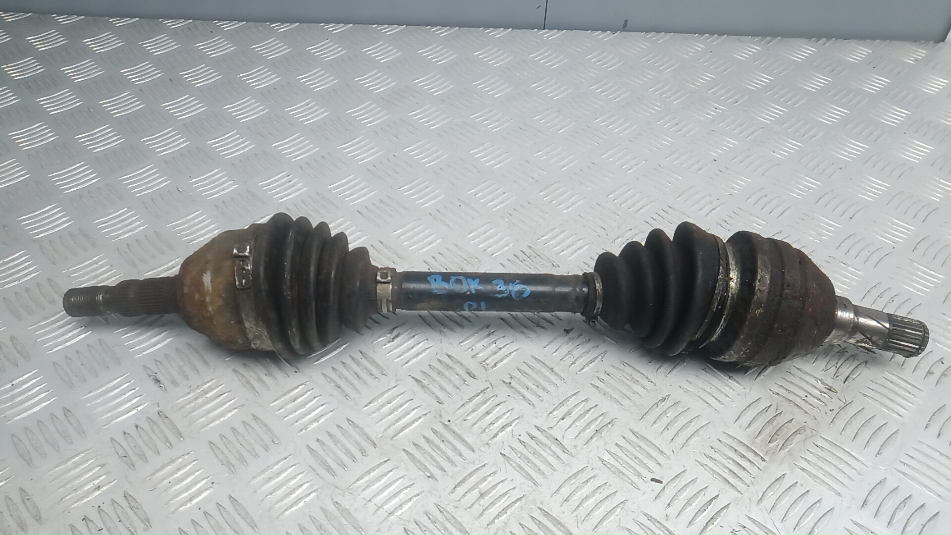 Полуось передняя левая