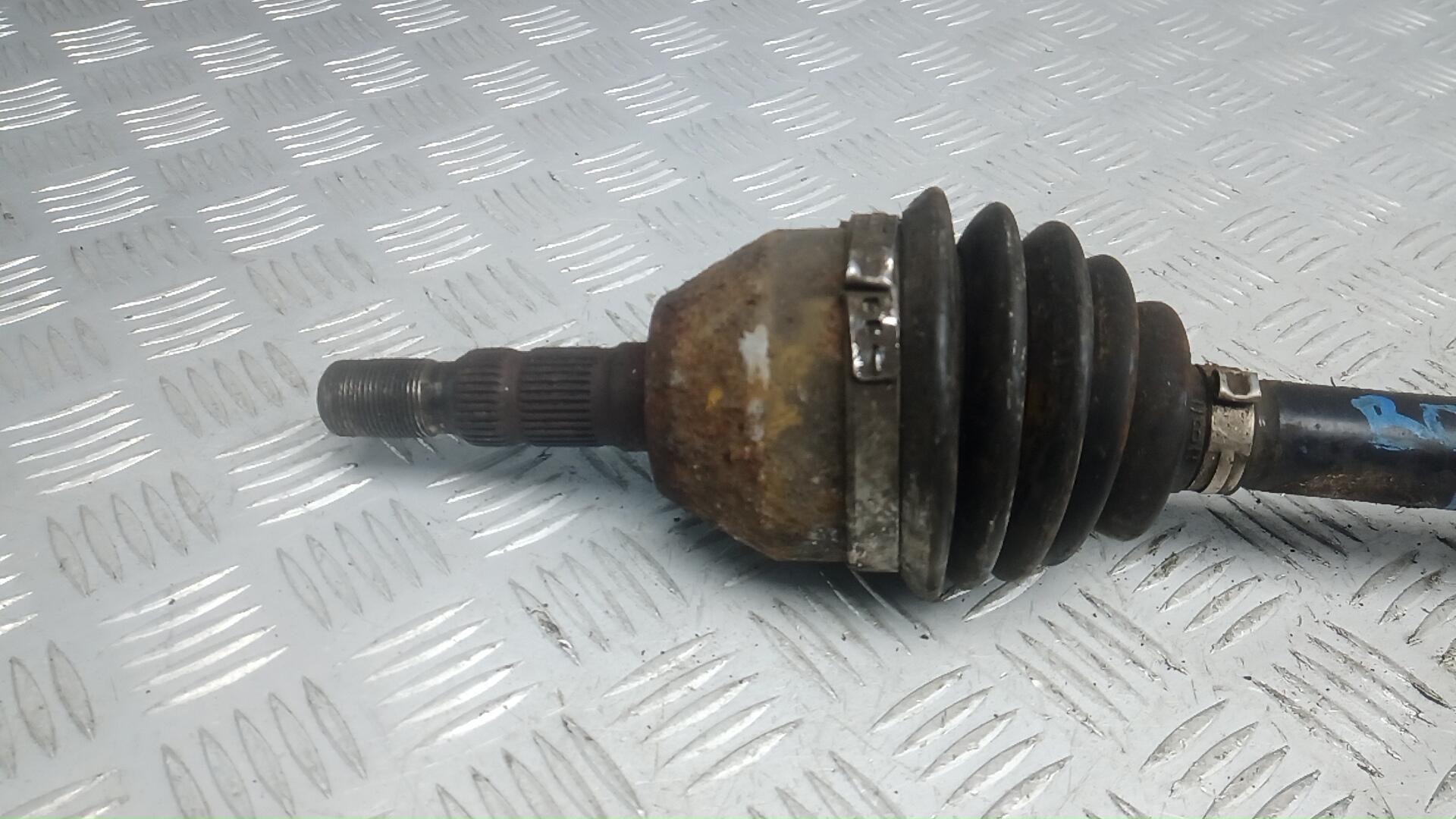 Полуось передняя левая