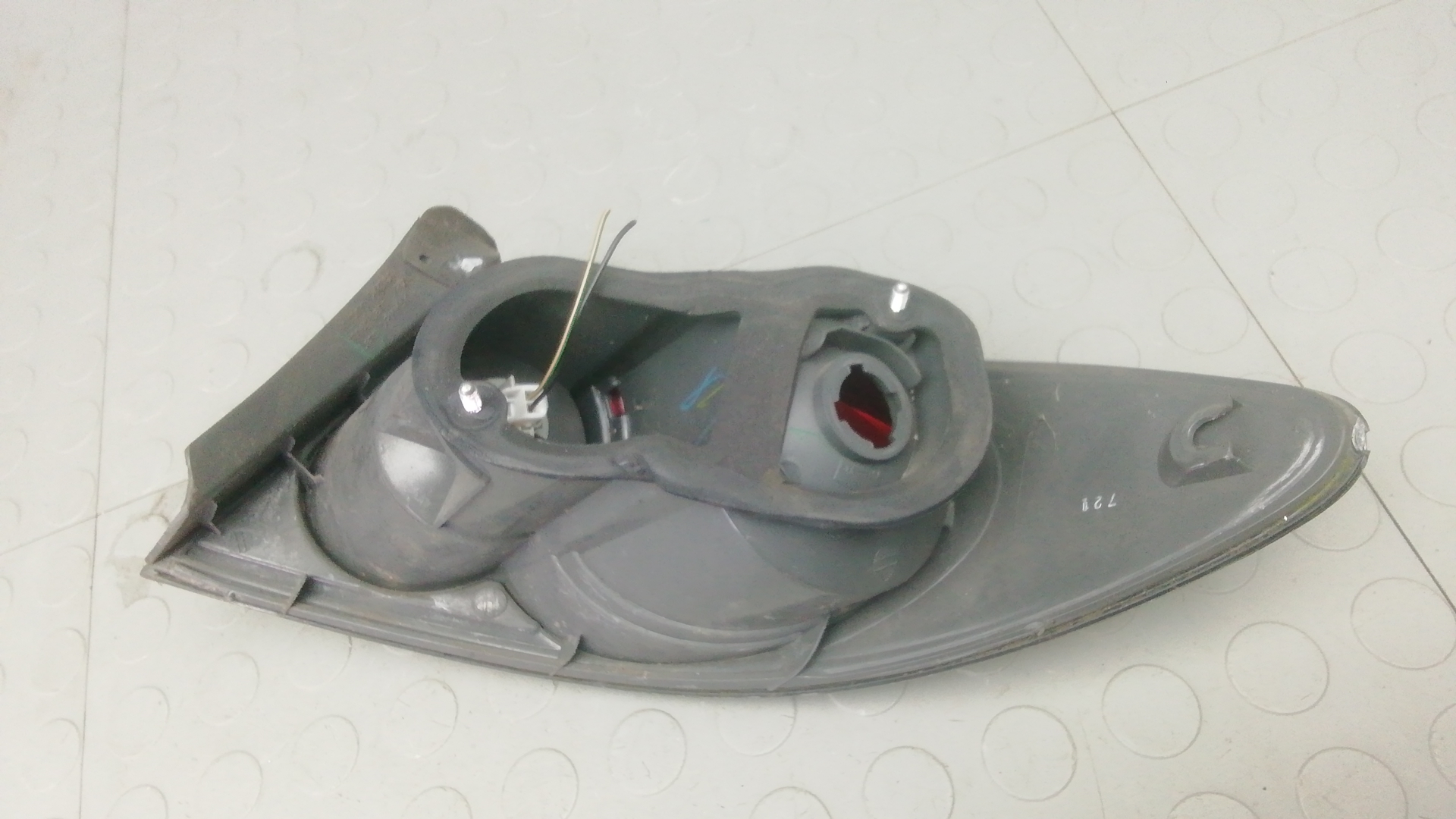 Фонарь задний левый