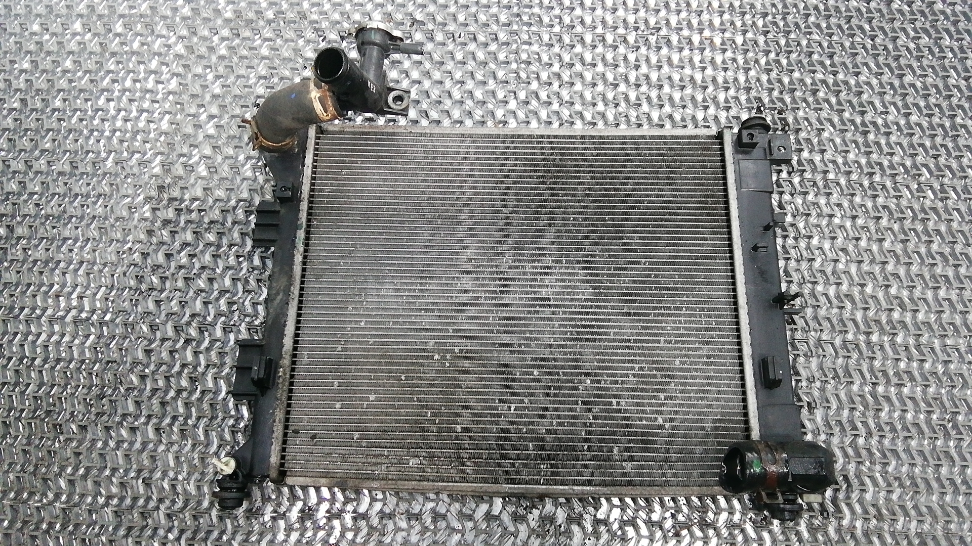 Радиатор охлаждения двигателя основной