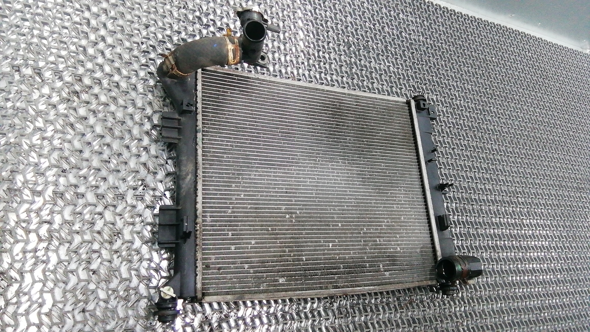 Радиатор охлаждения двигателя основной