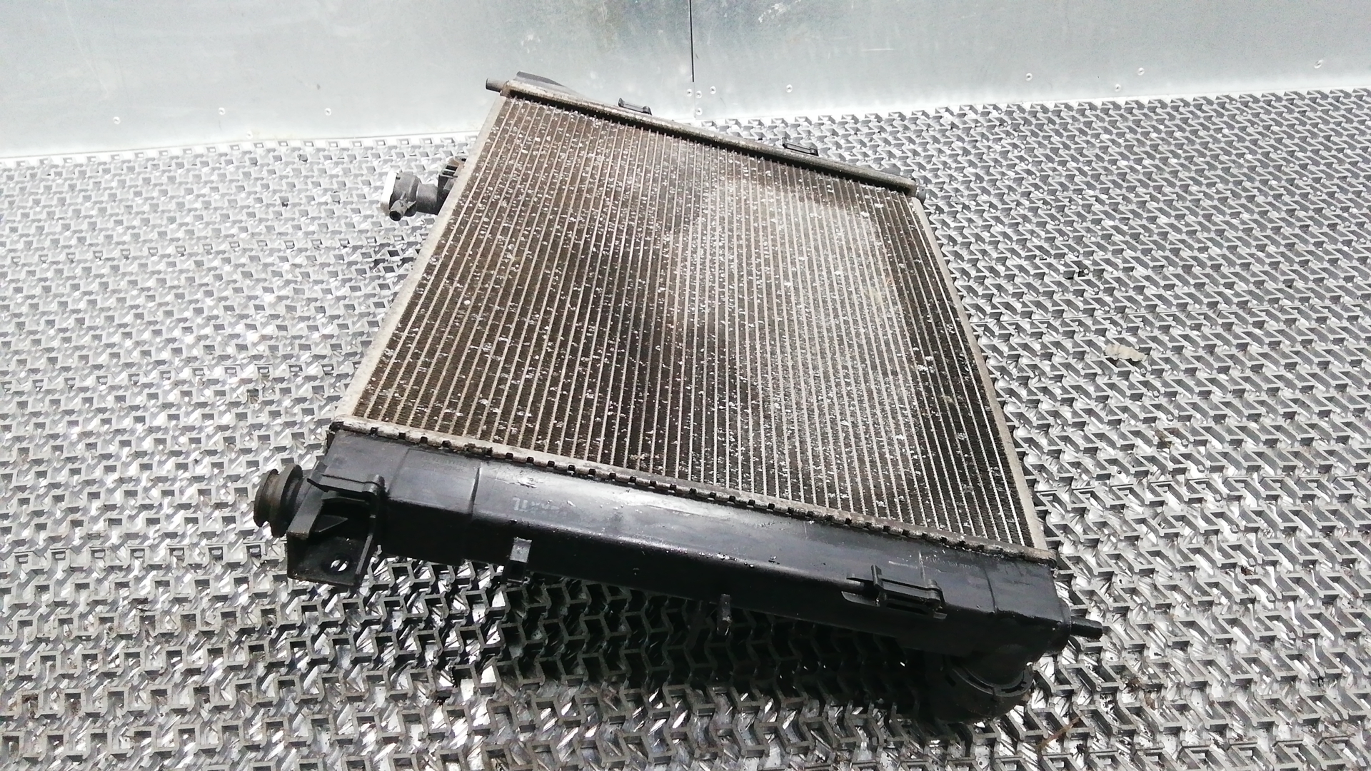 Радиатор охлаждения двигателя основной