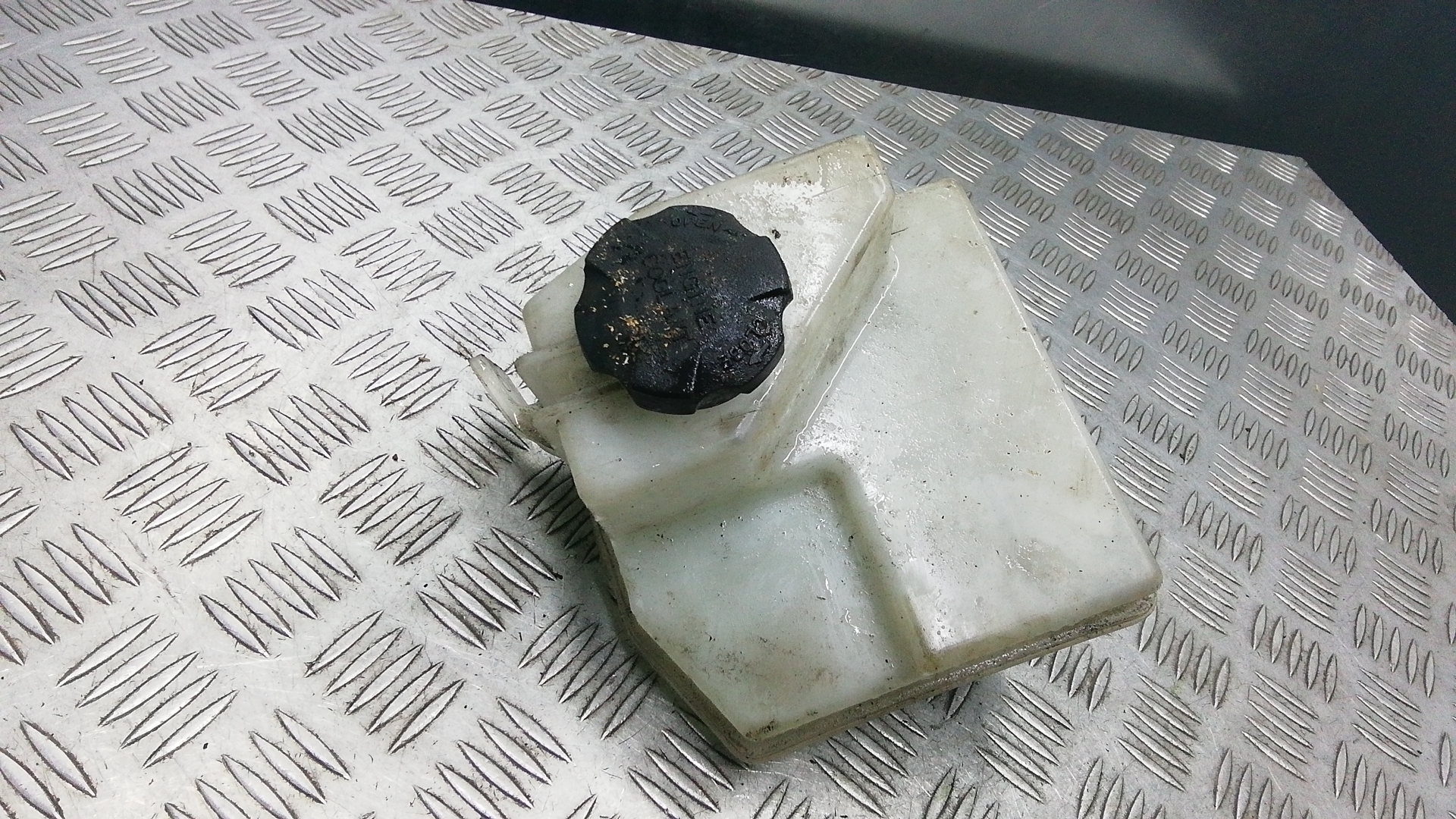 Бачок расширительный