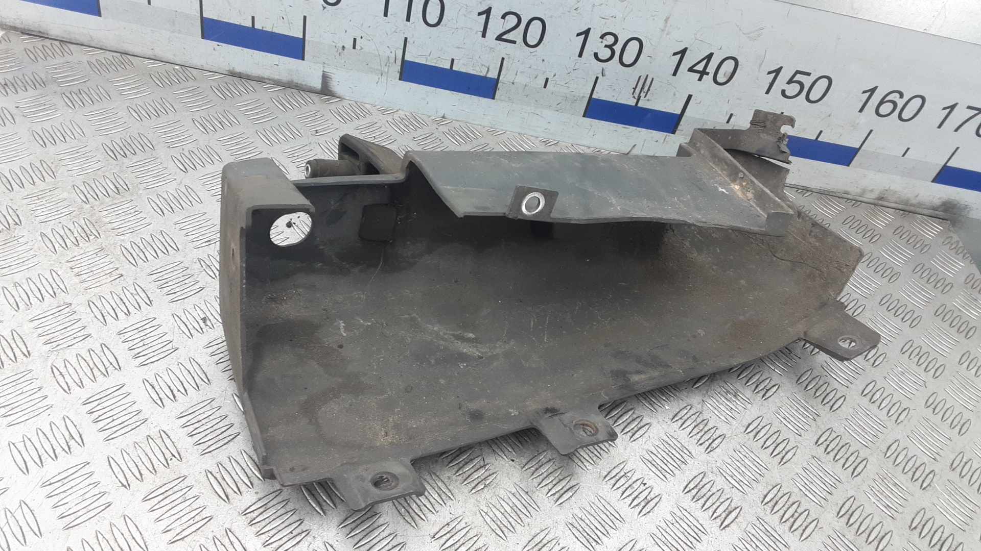 Накладка заднего бампера правая