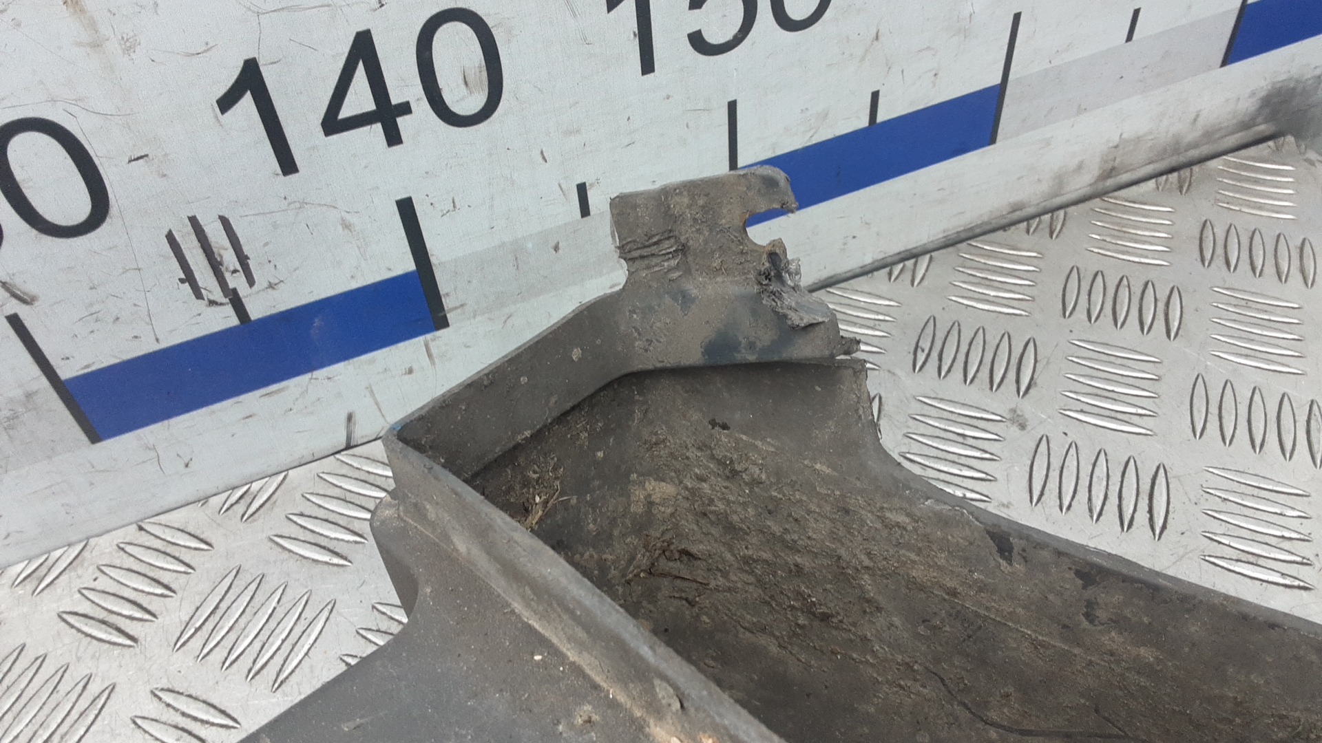 Накладка заднего бампера правая