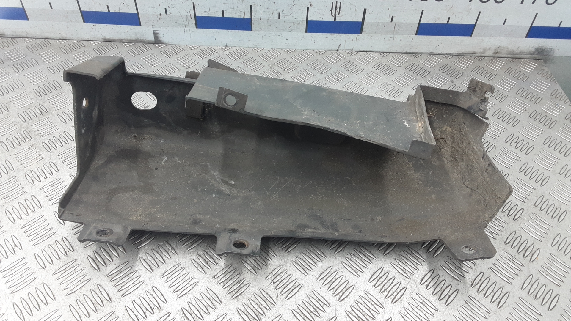 Накладка заднего бампера правая