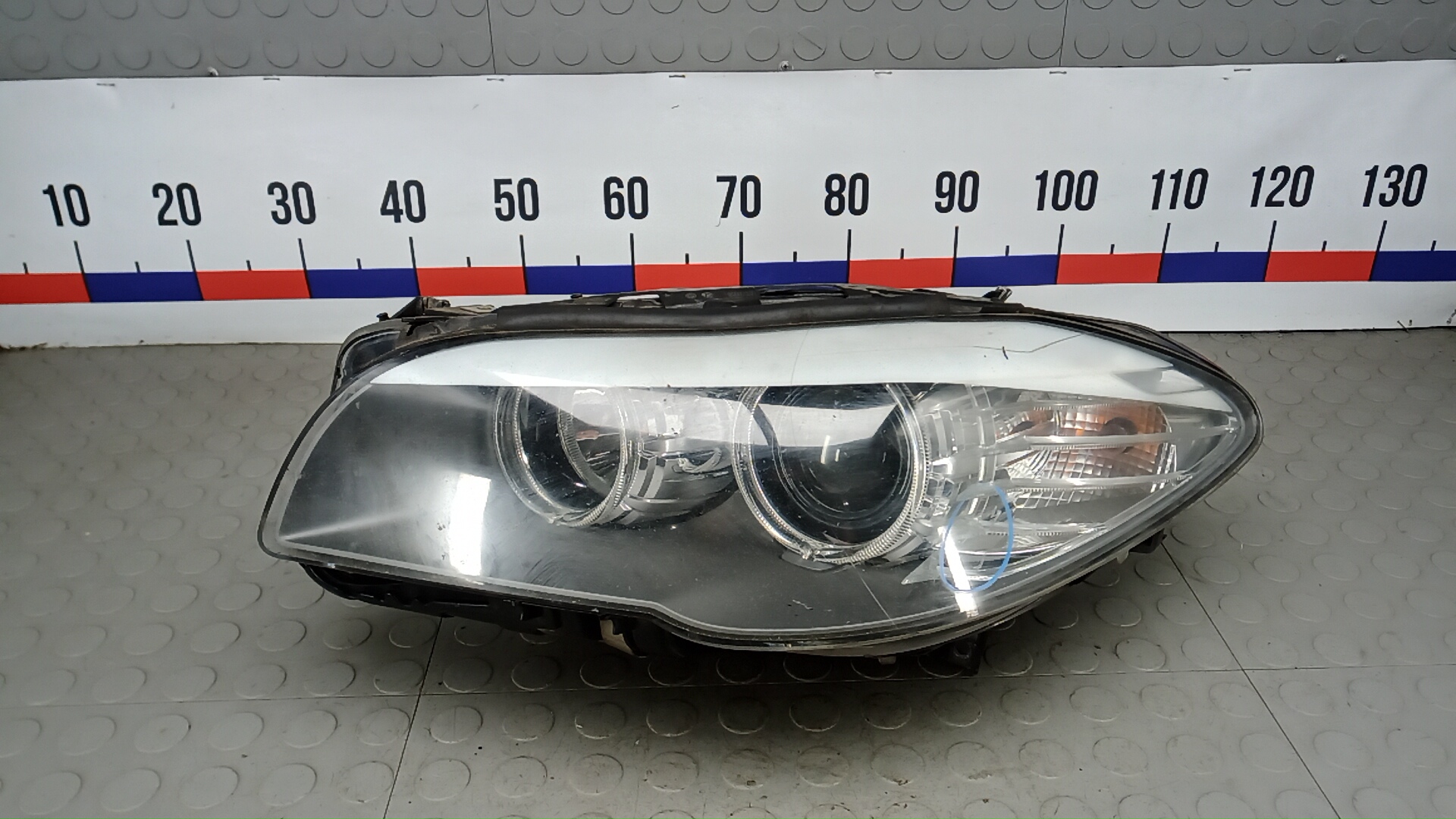 Фара левая
