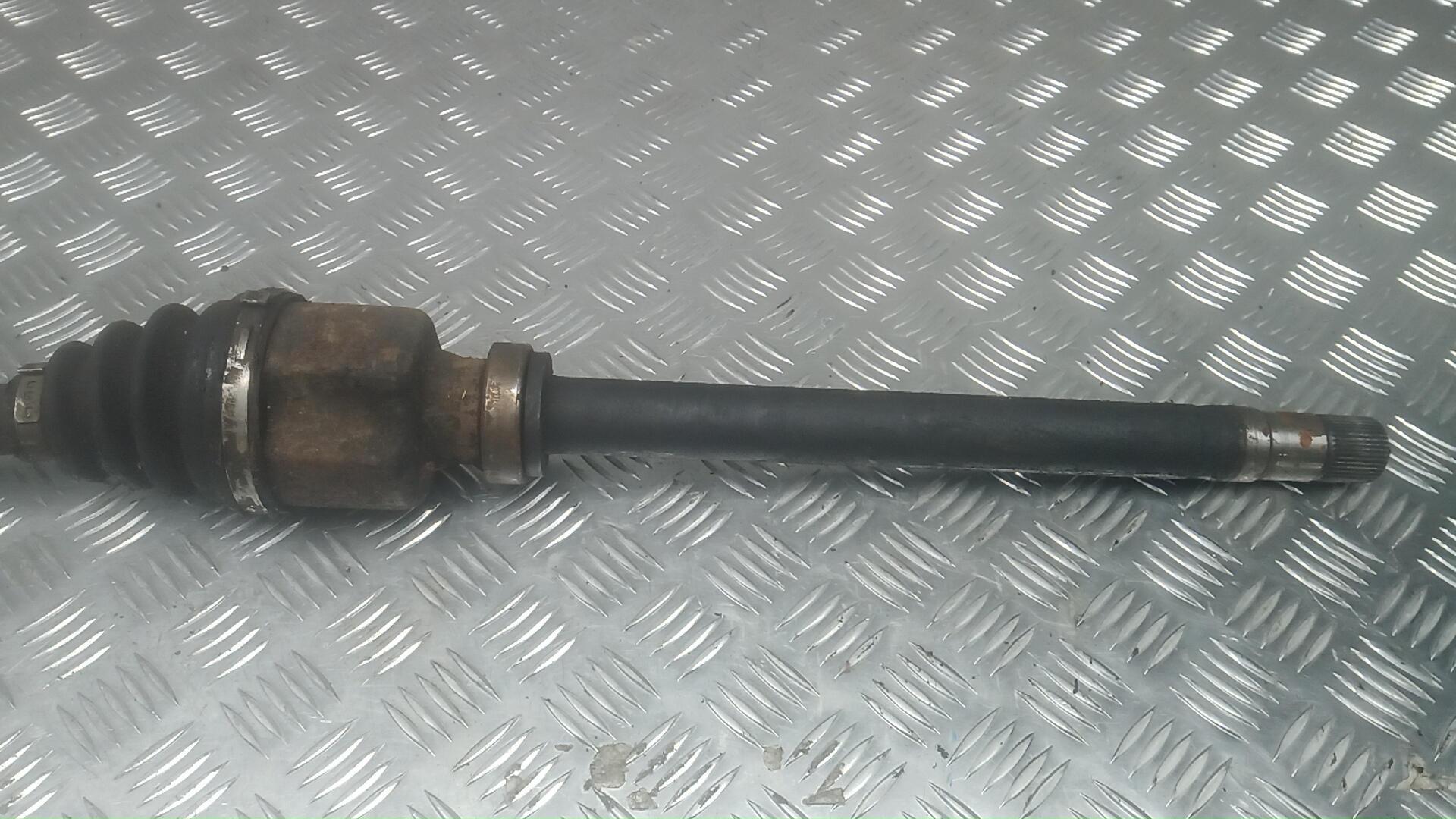 Полуось передняя правая