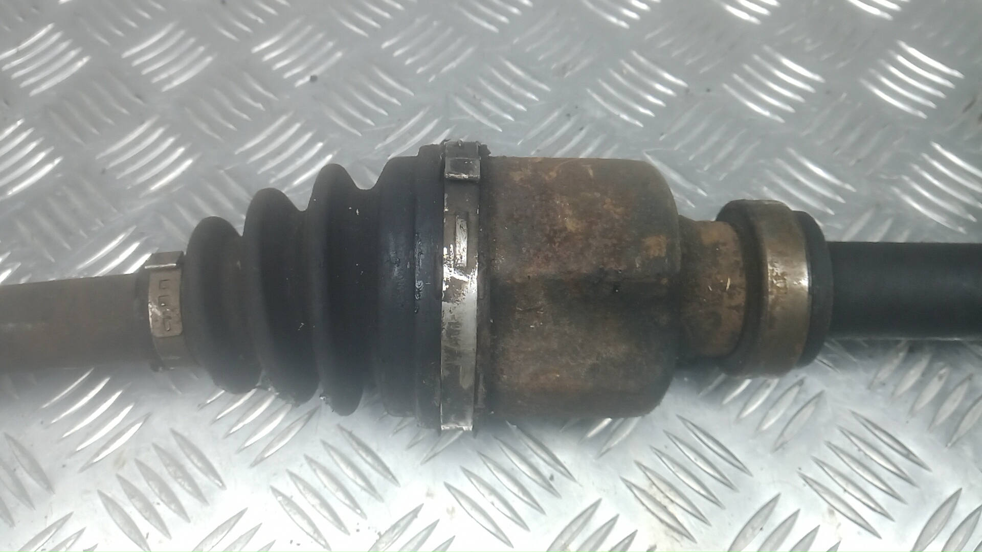 Полуось передняя правая