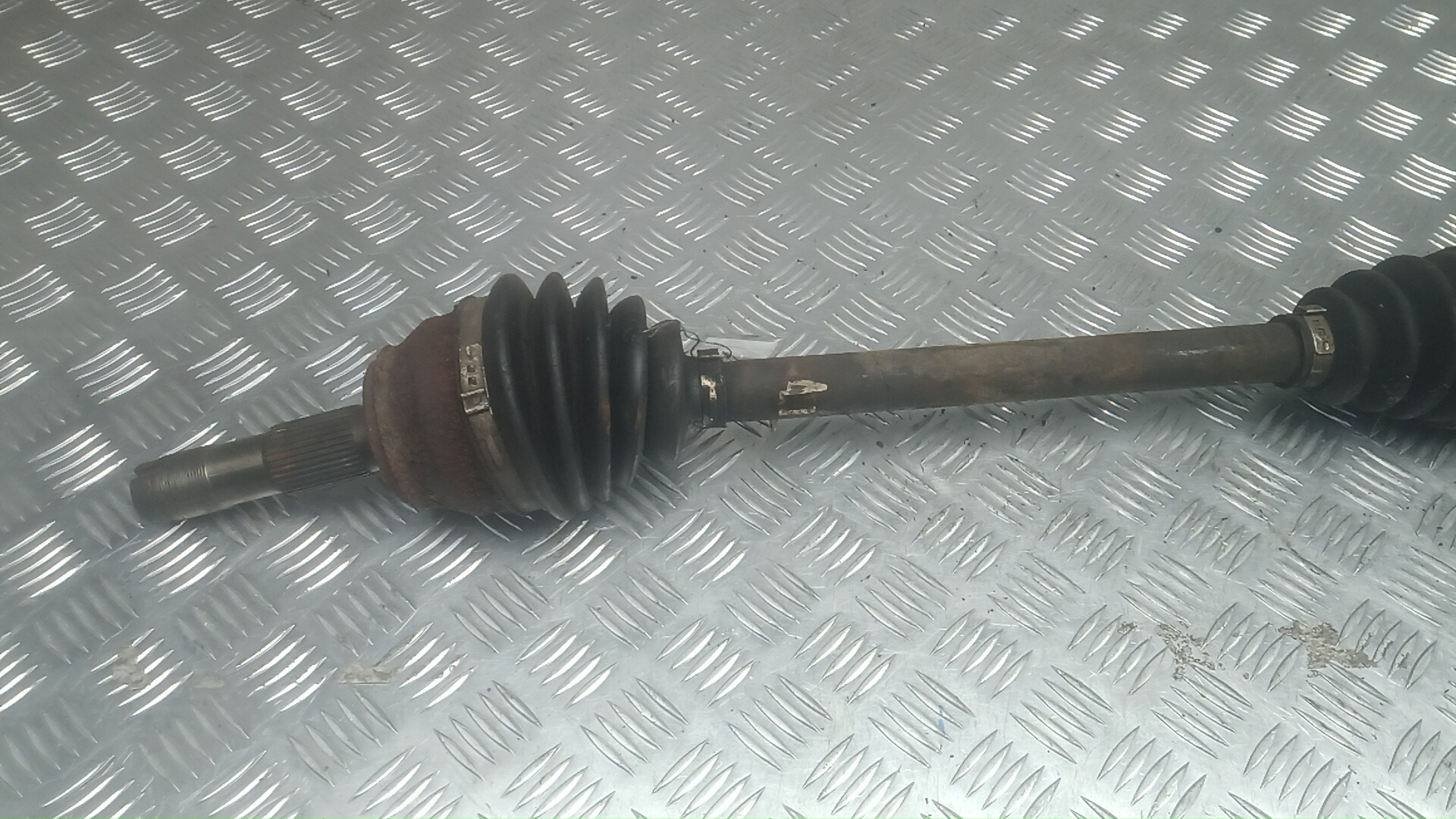 Полуось передняя правая