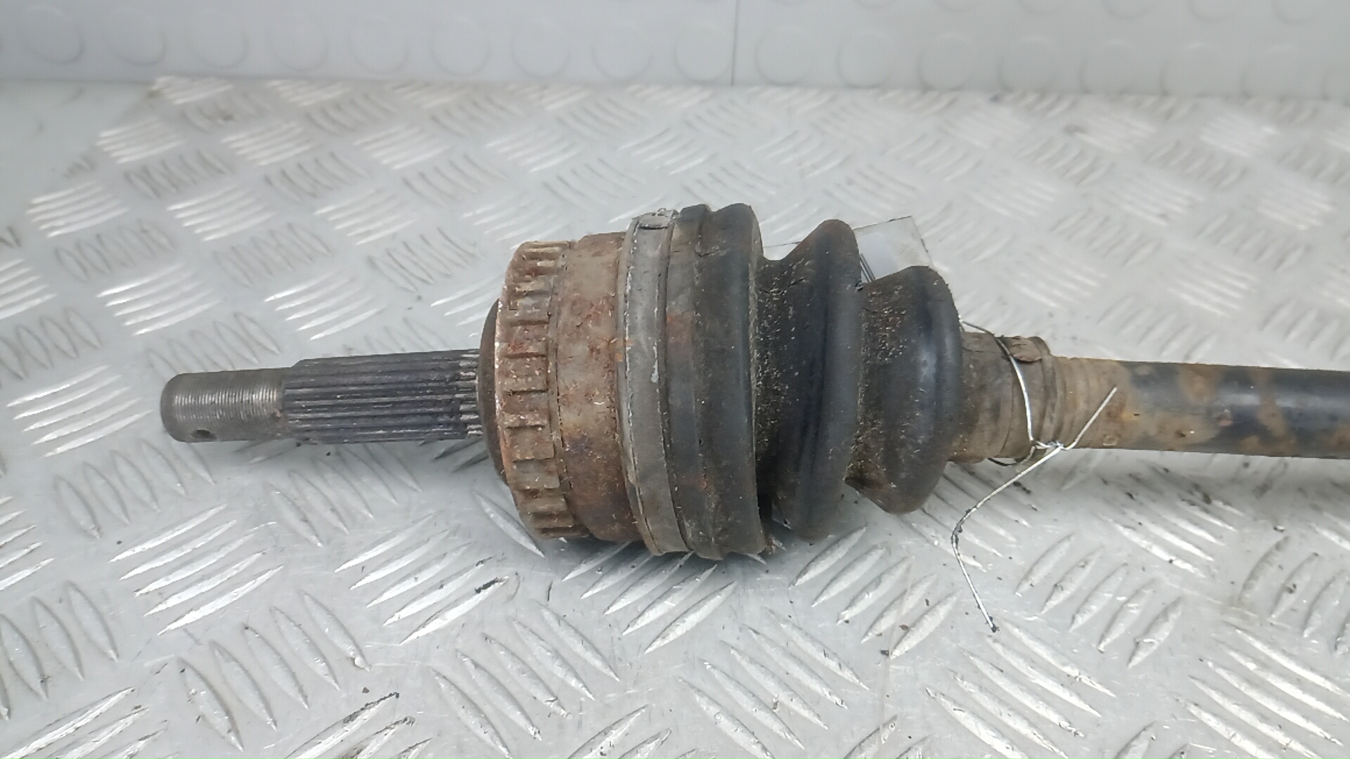 Полуось передняя правая