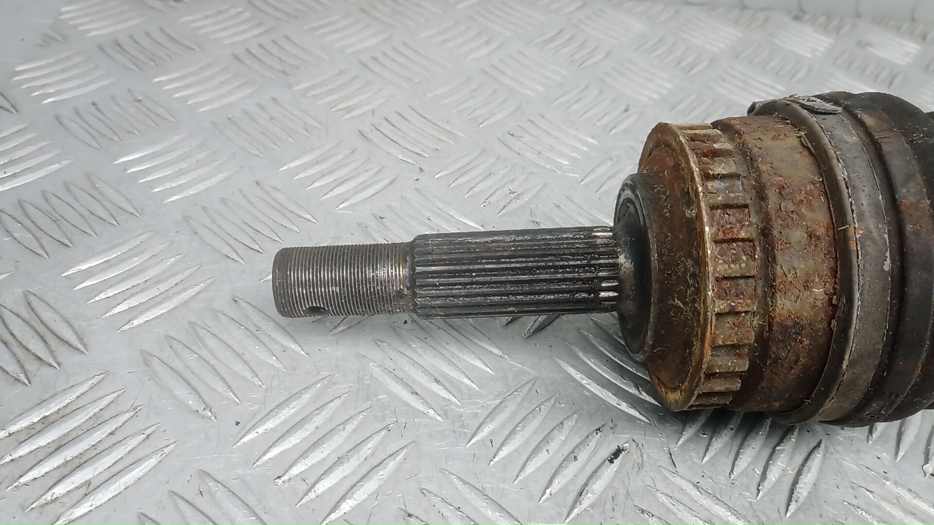 Полуось передняя правая