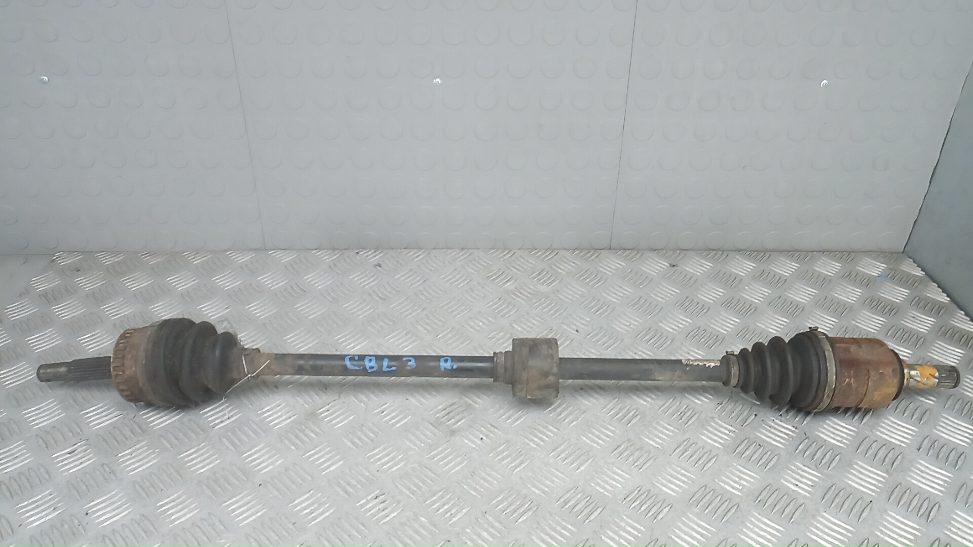 Полуось передняя правая