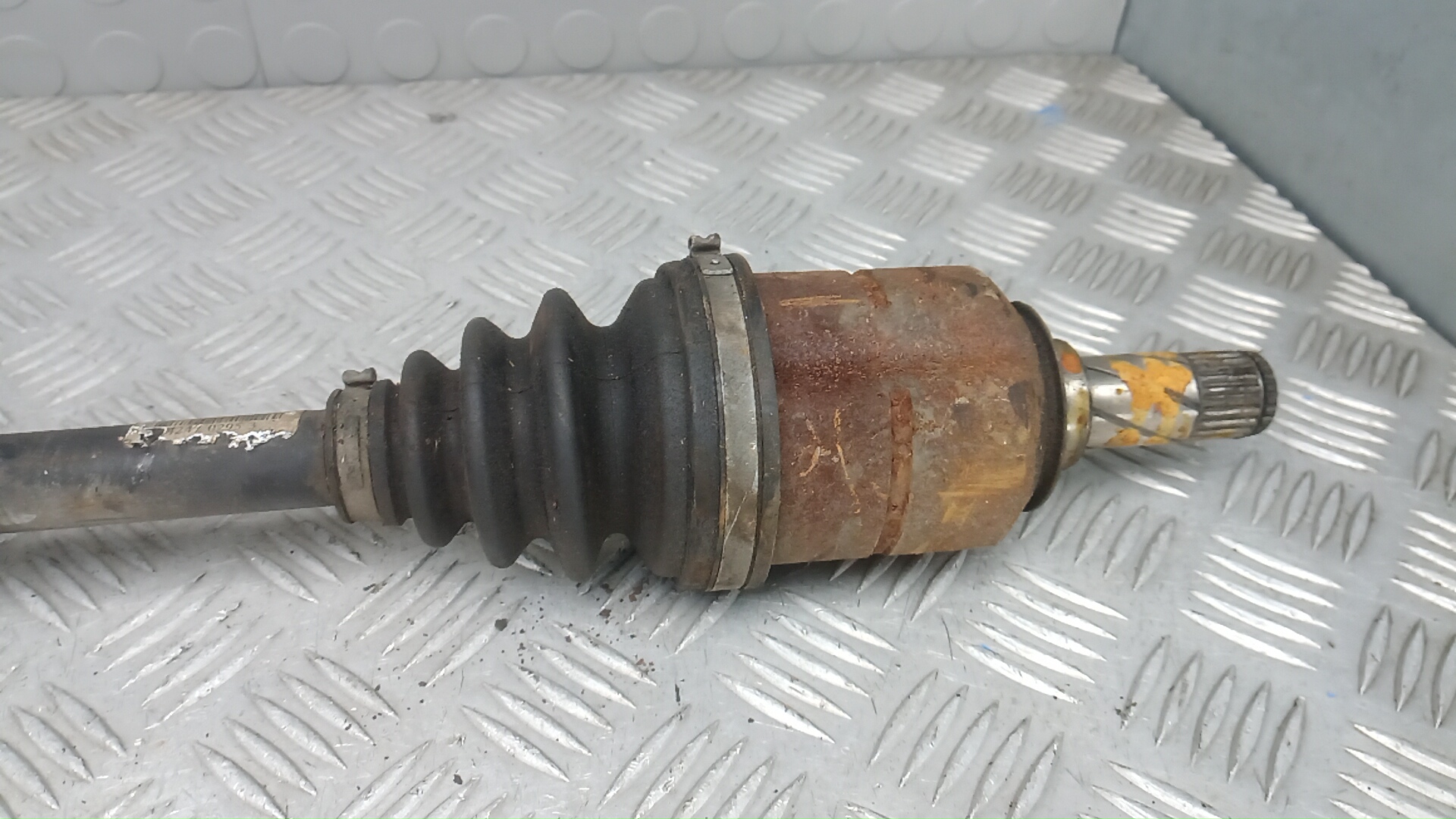 Полуось передняя правая