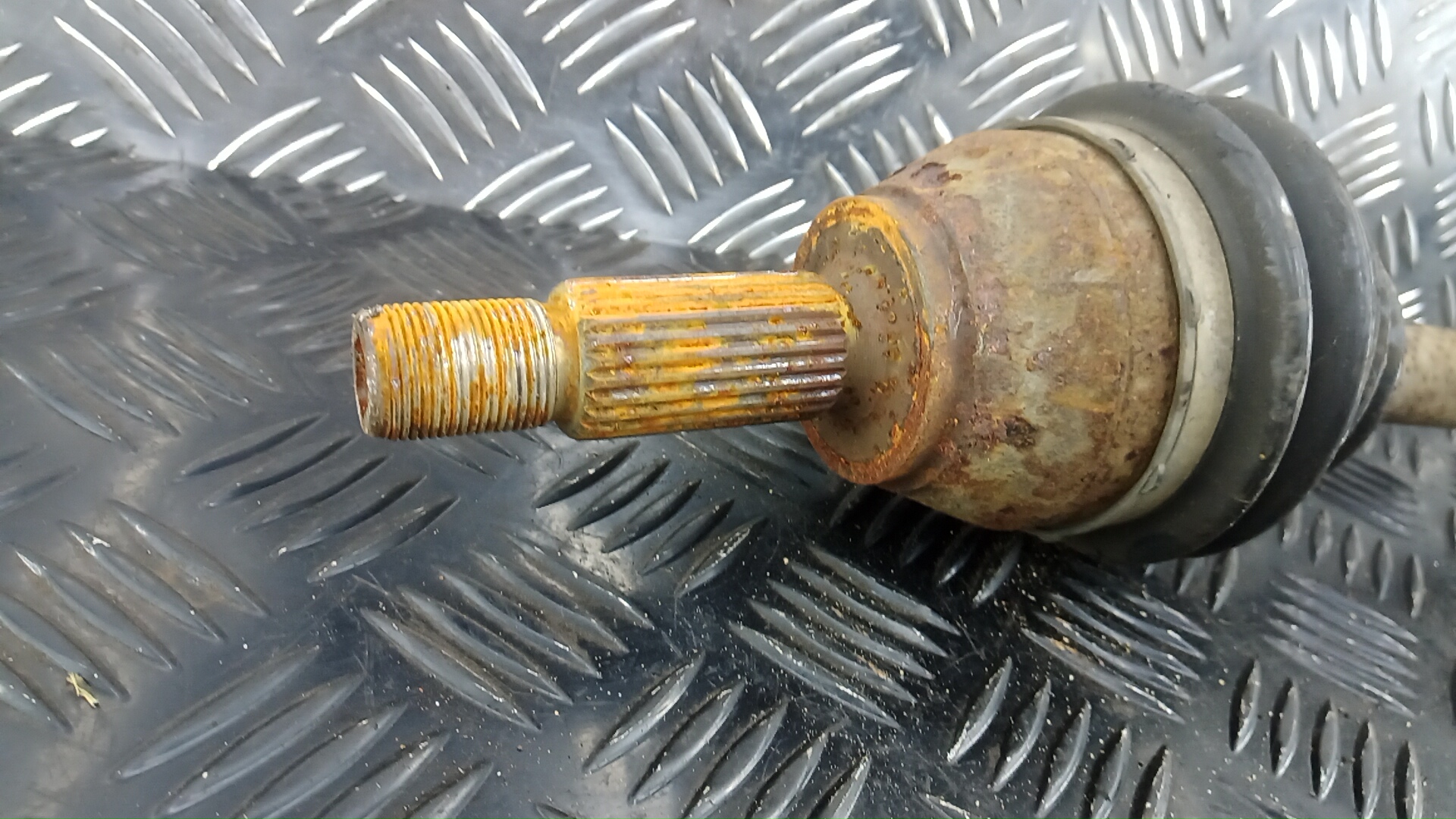 Полуось передняя правая