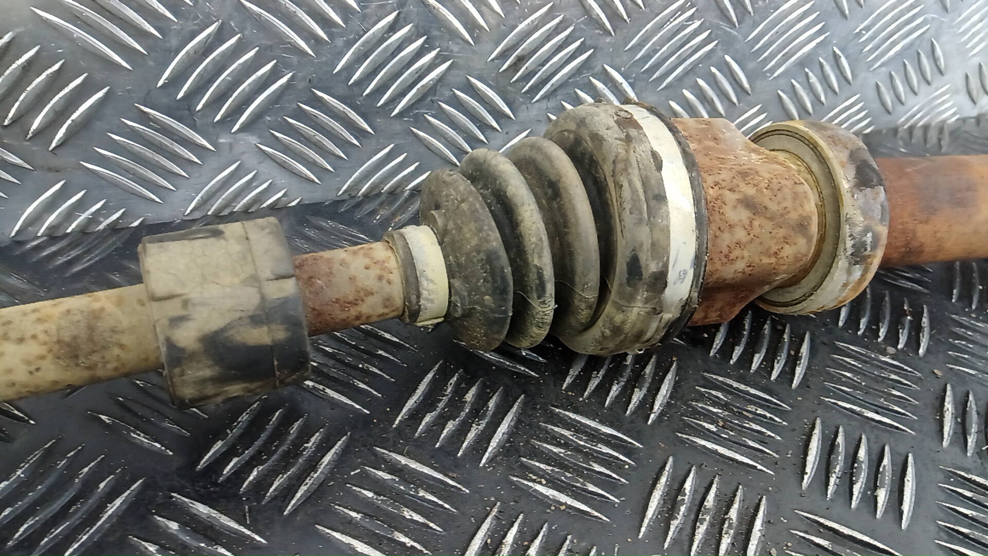 Полуось передняя правая