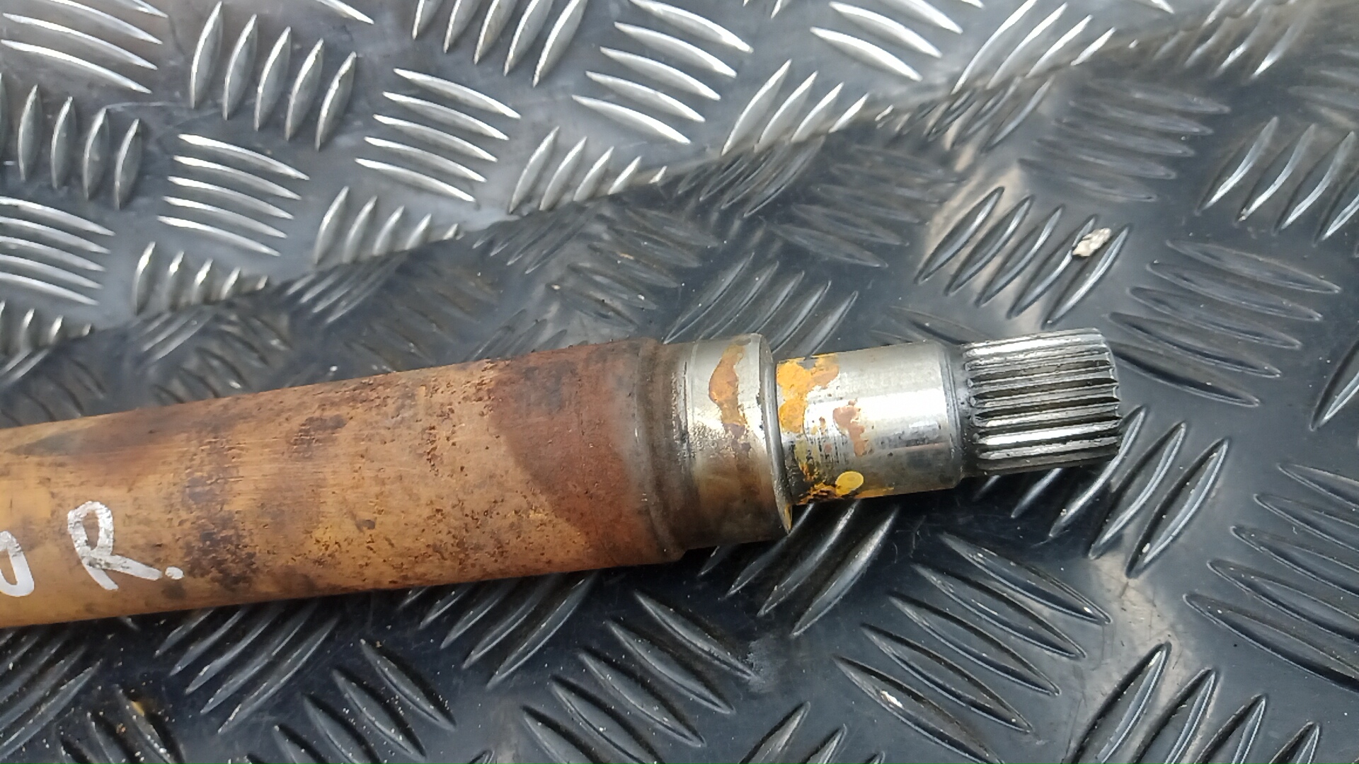 Полуось передняя правая