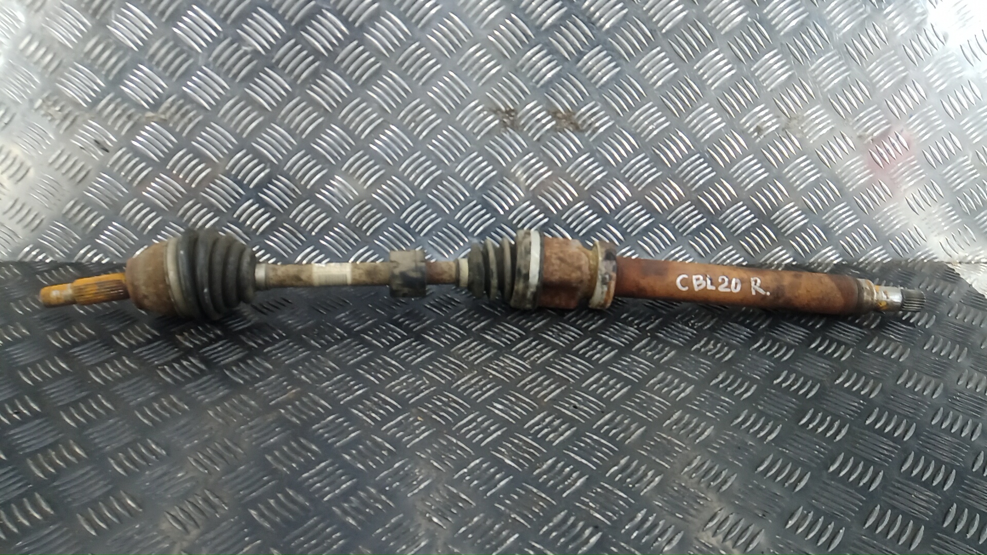 Полуось передняя правая