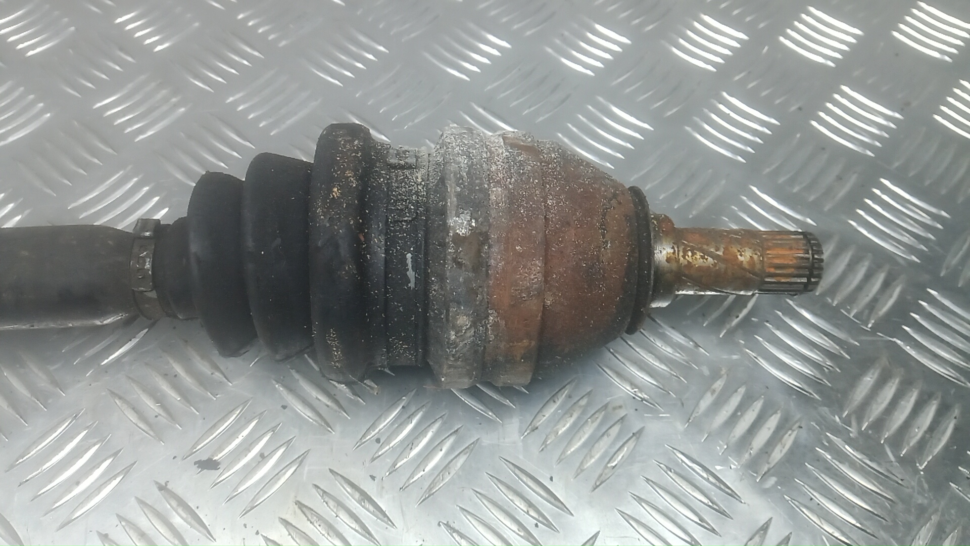 Полуось передняя правая