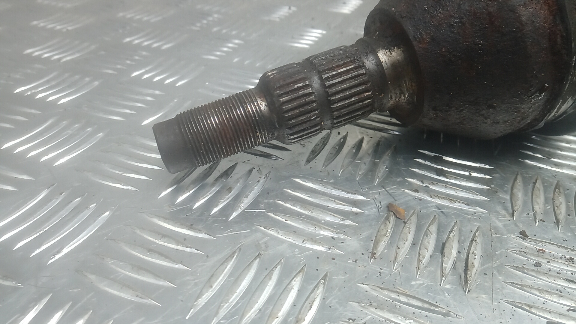 Полуось передняя правая