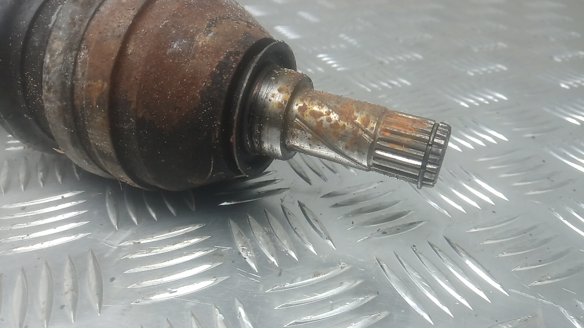 Полуось передняя правая