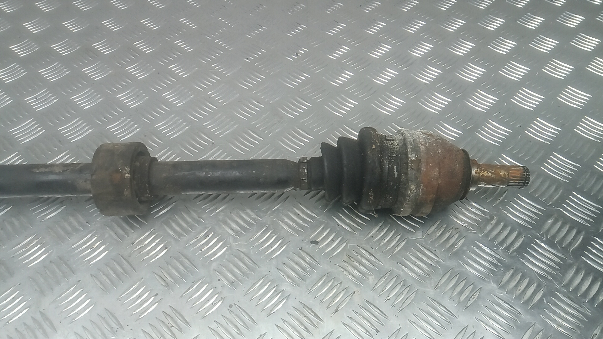 Полуось передняя правая