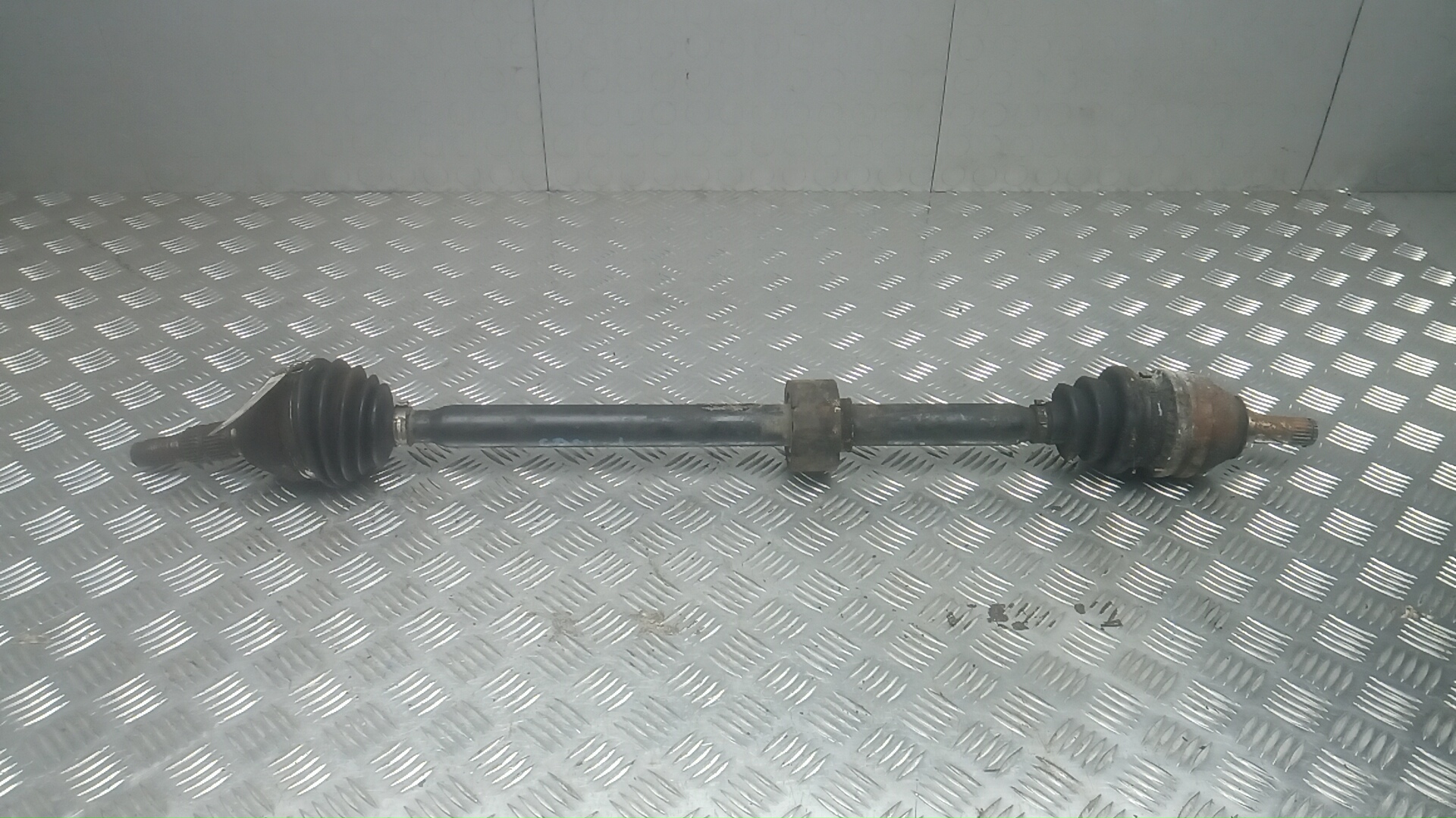 Полуось передняя правая