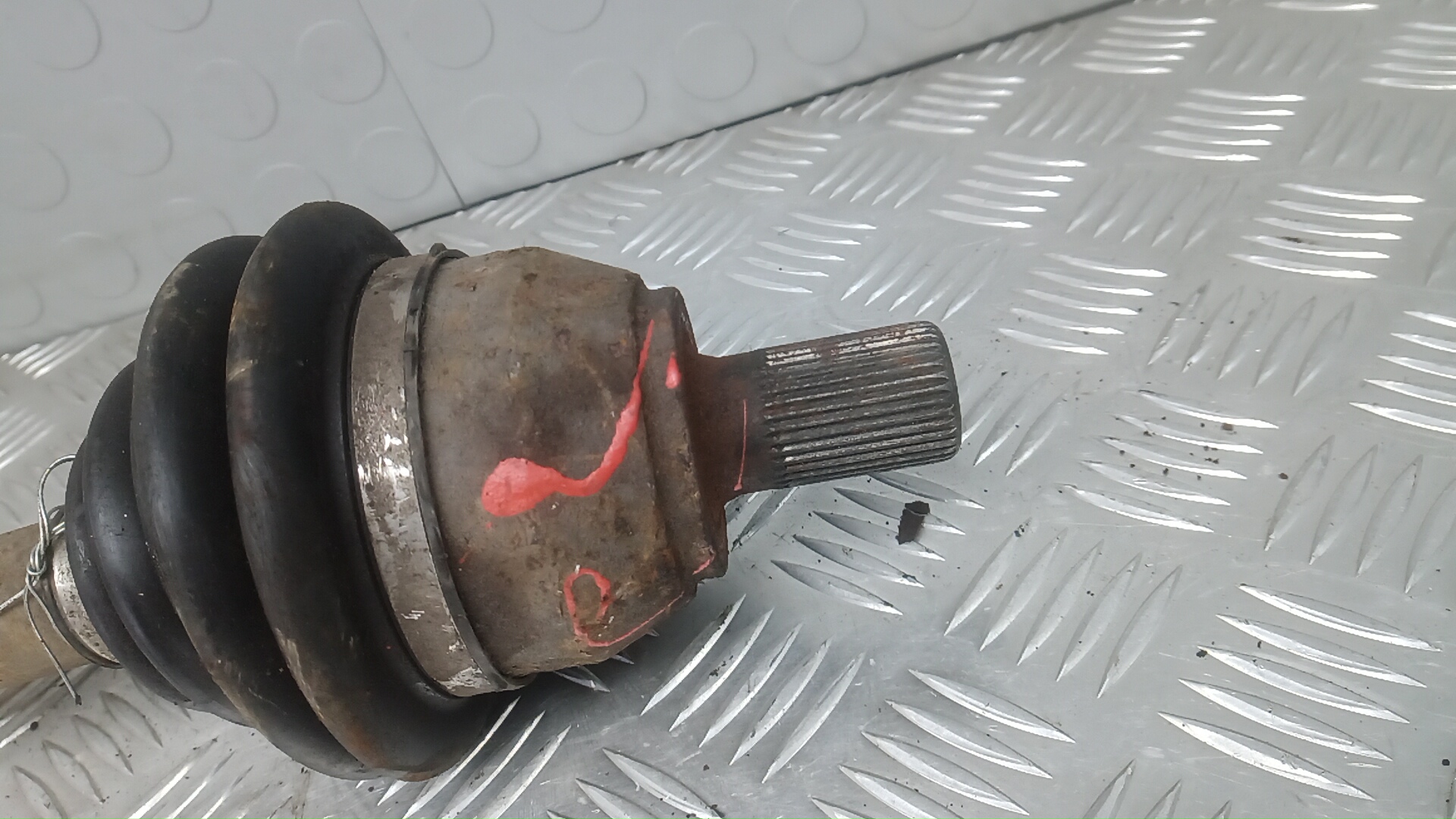 Полуось передняя левая